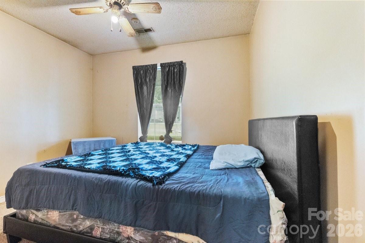 615 Pennwood Lane — Charlotte