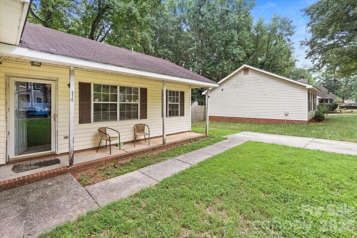 615 Pennwood Lane — Charlotte