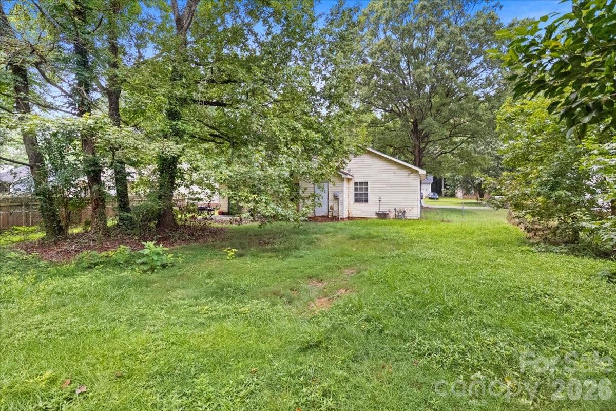 615 Pennwood Lane — Charlotte