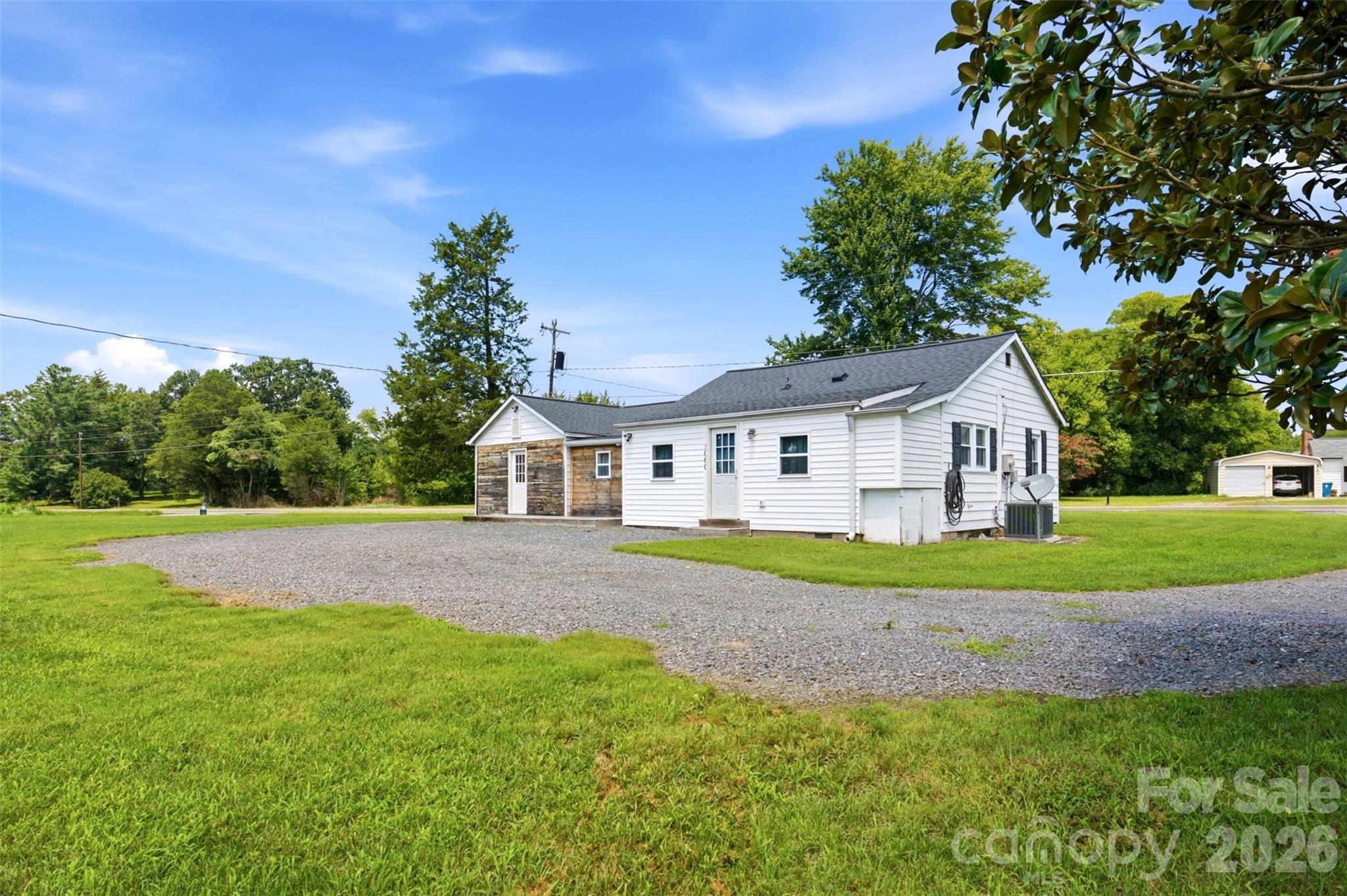 3060 US Highway 64 Highway E — Mocksville
