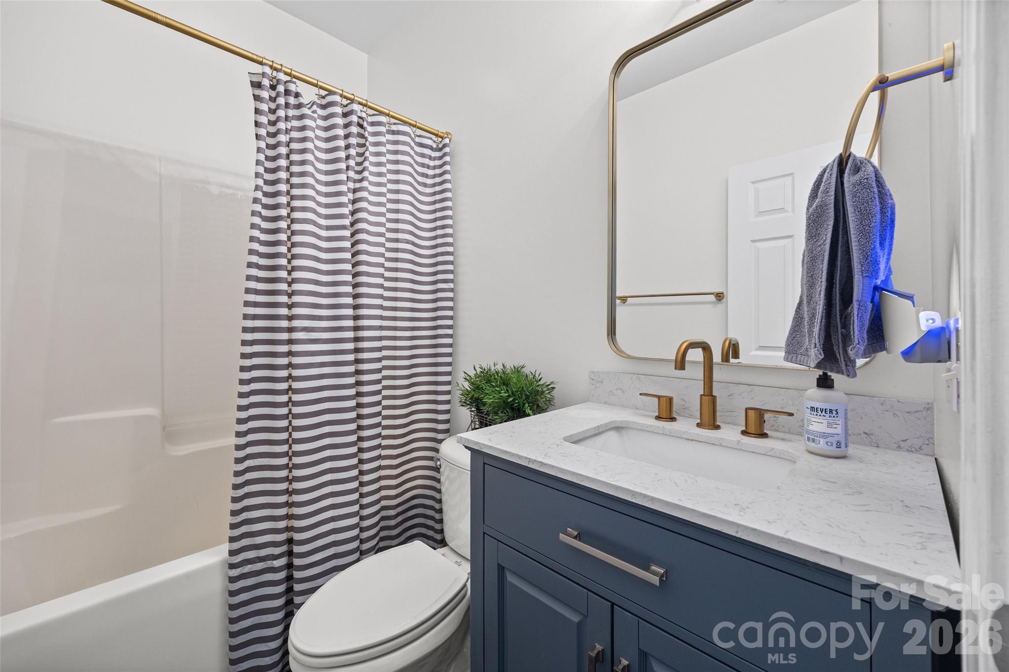 1037 Fleming Lane — Matthews