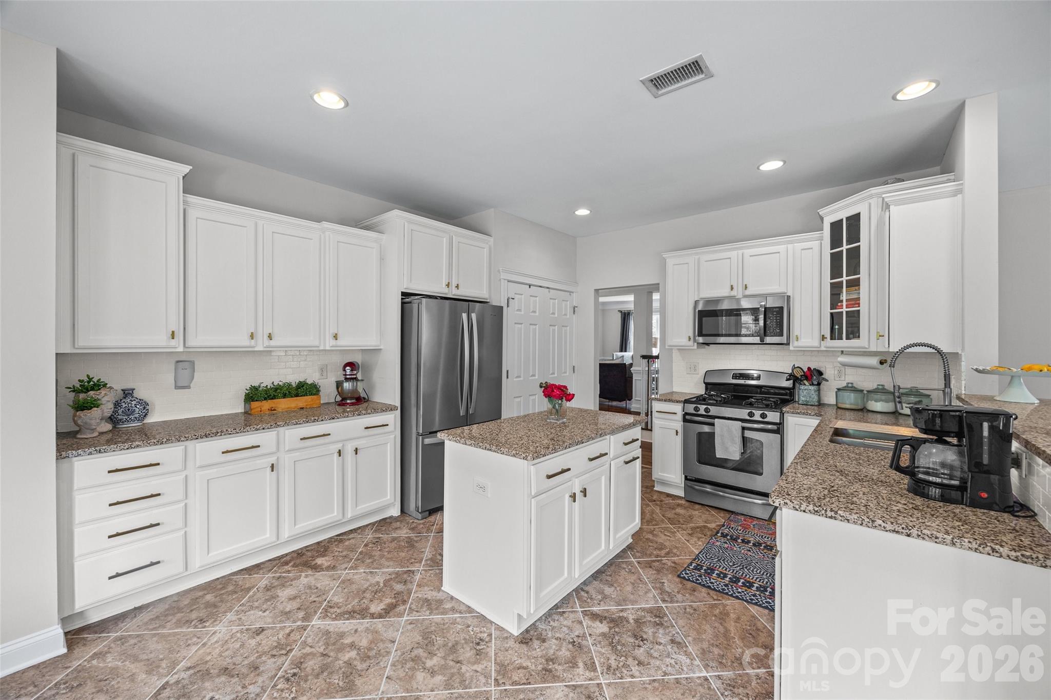 1037 Fleming Lane — Matthews
