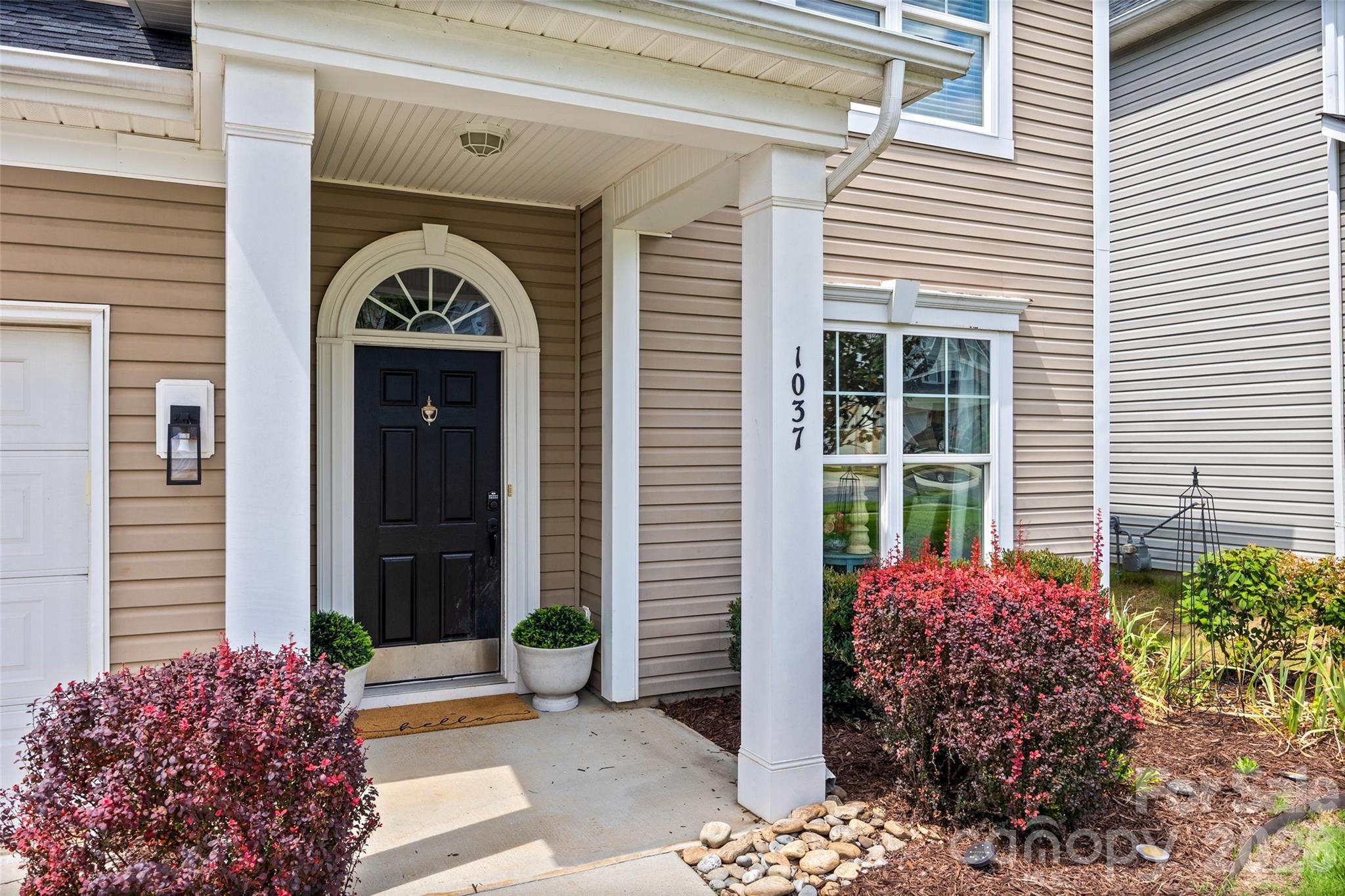 1037 Fleming Lane — Matthews