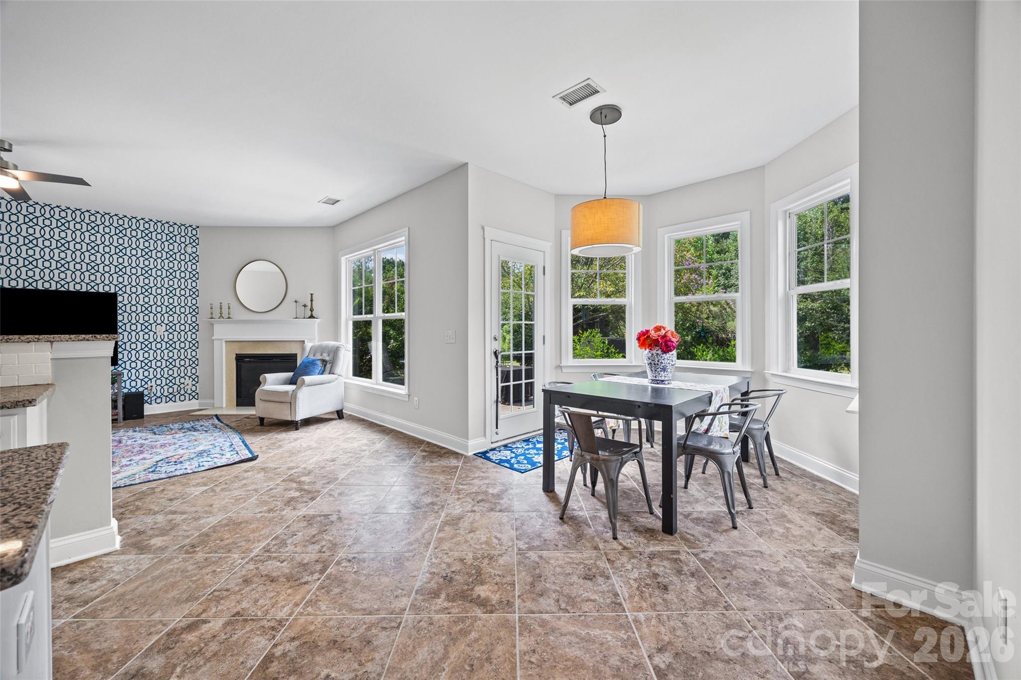 1037 Fleming Lane — Matthews