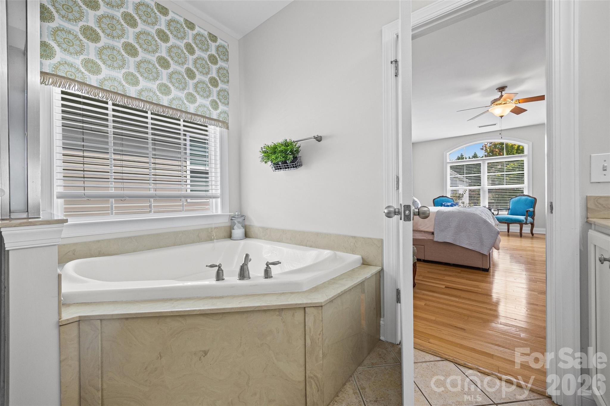 1037 Fleming Lane — Matthews