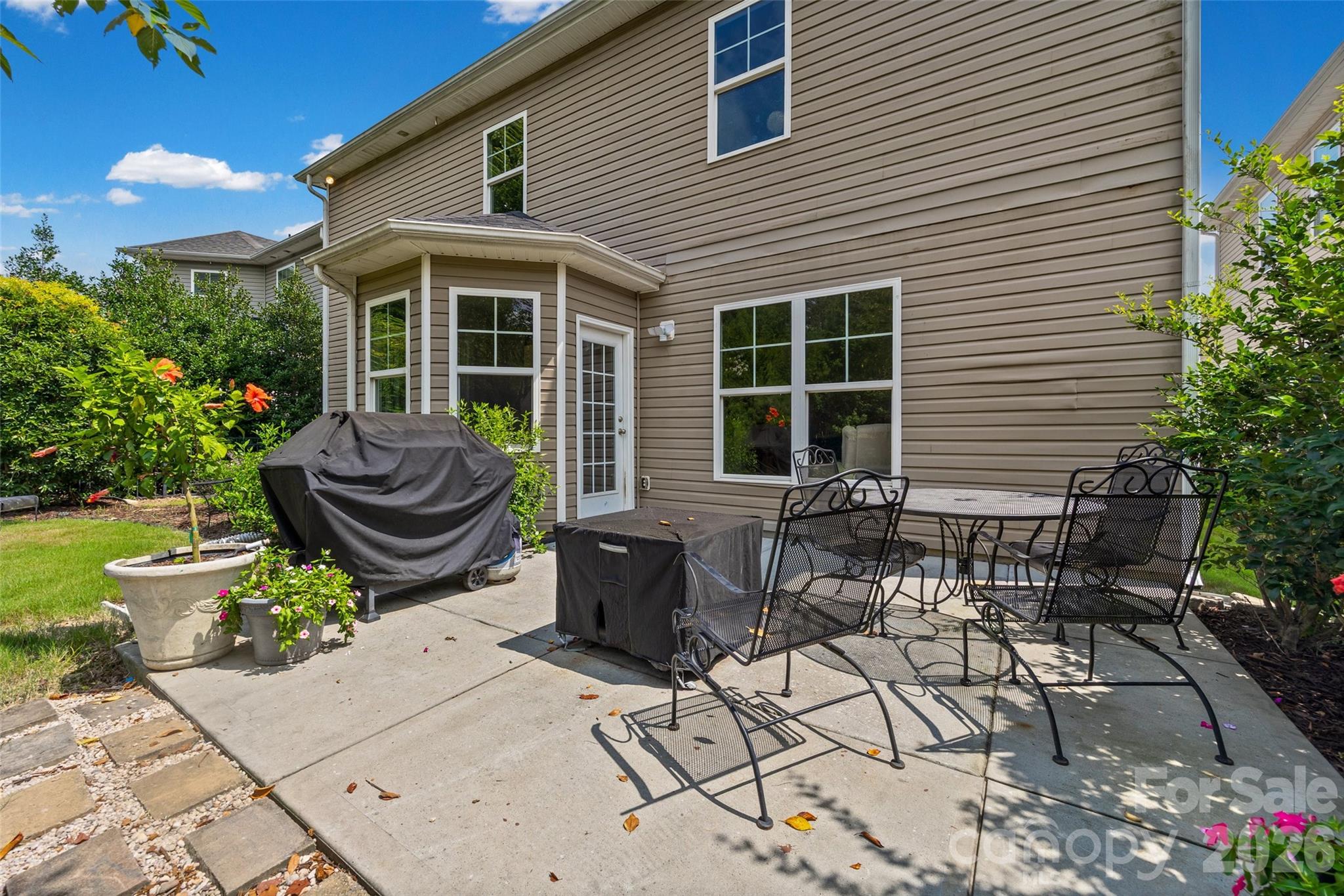 1037 Fleming Lane — Matthews