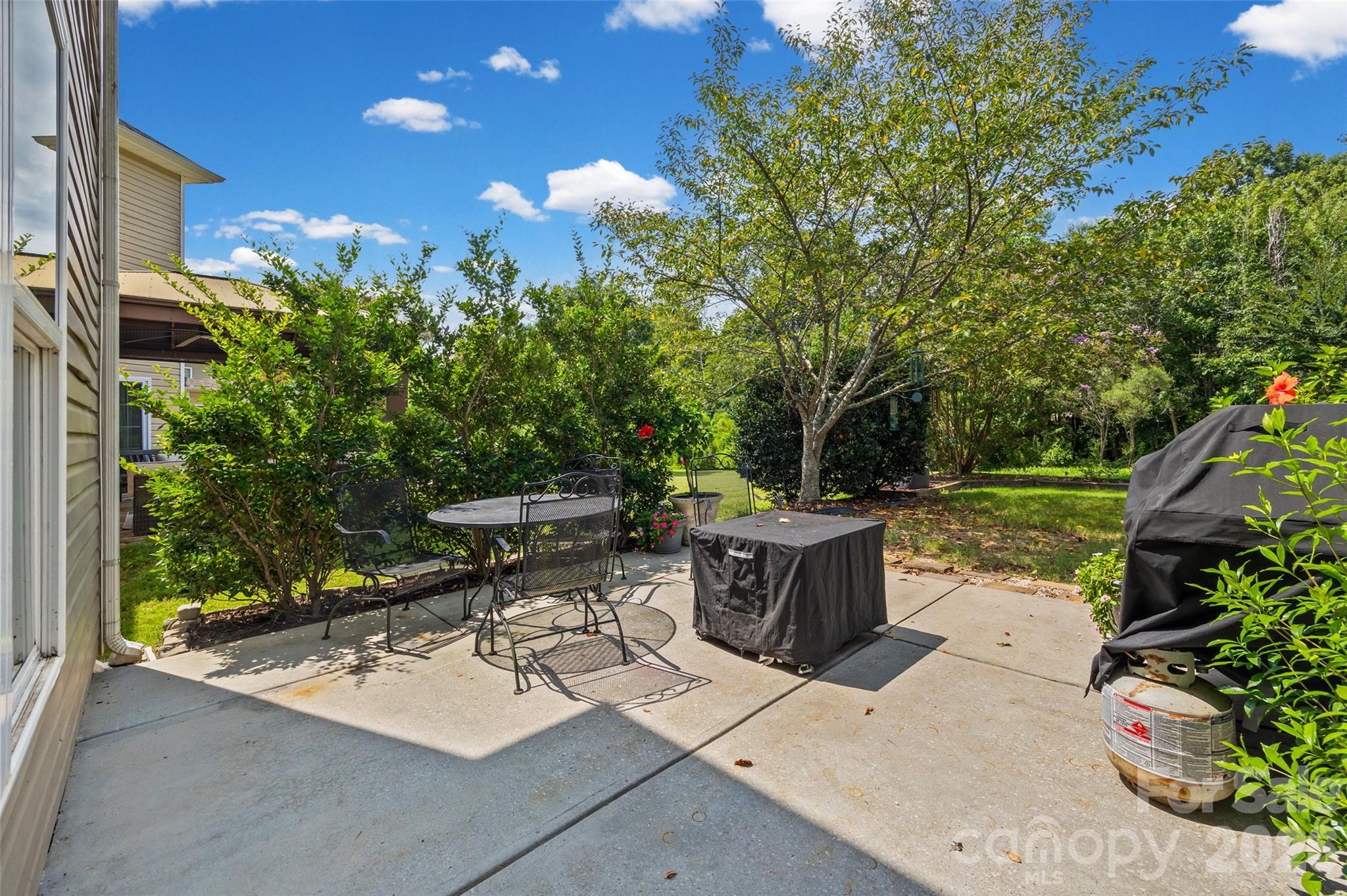 1037 Fleming Lane — Matthews