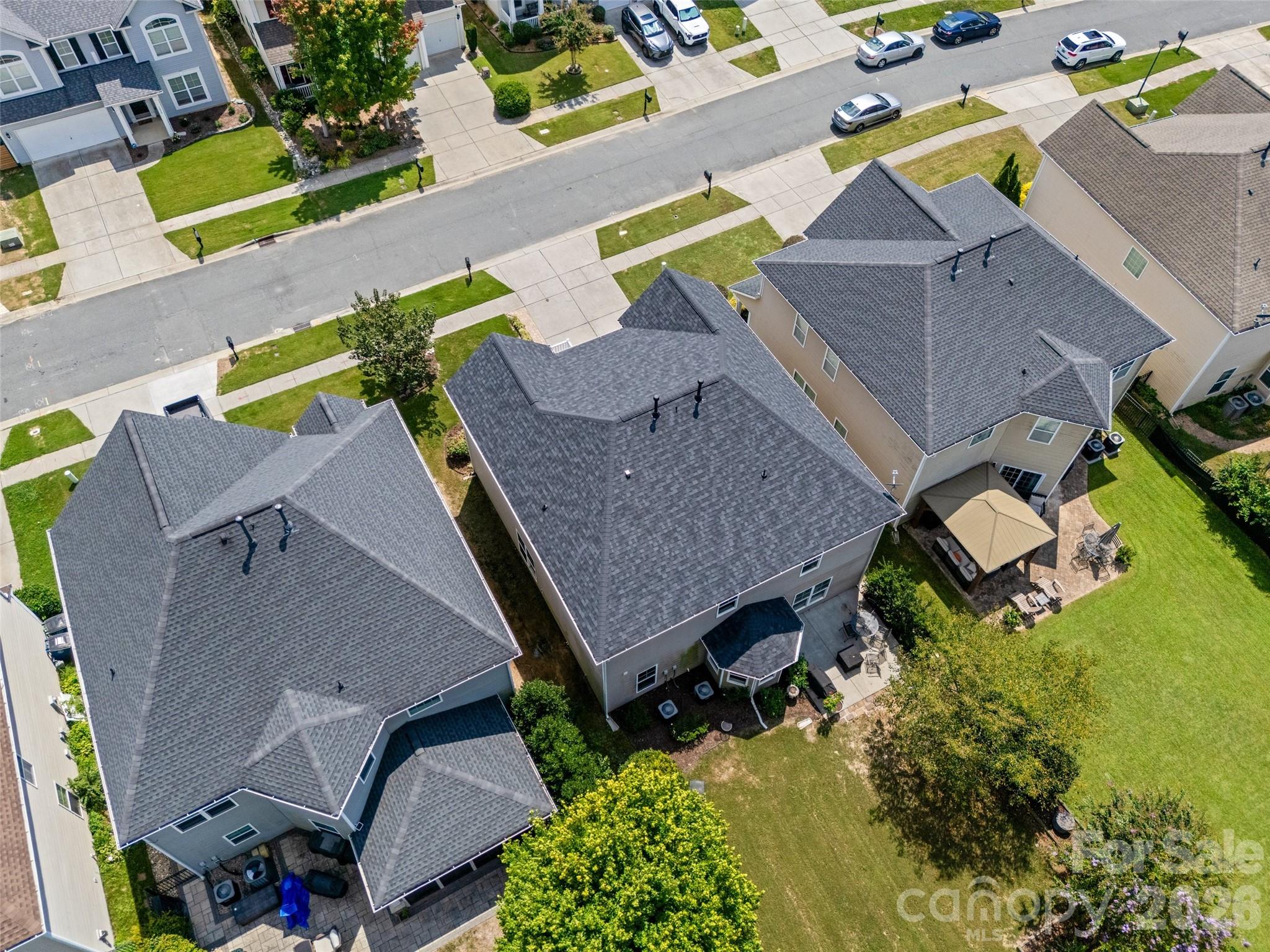 1037 Fleming Lane — Matthews