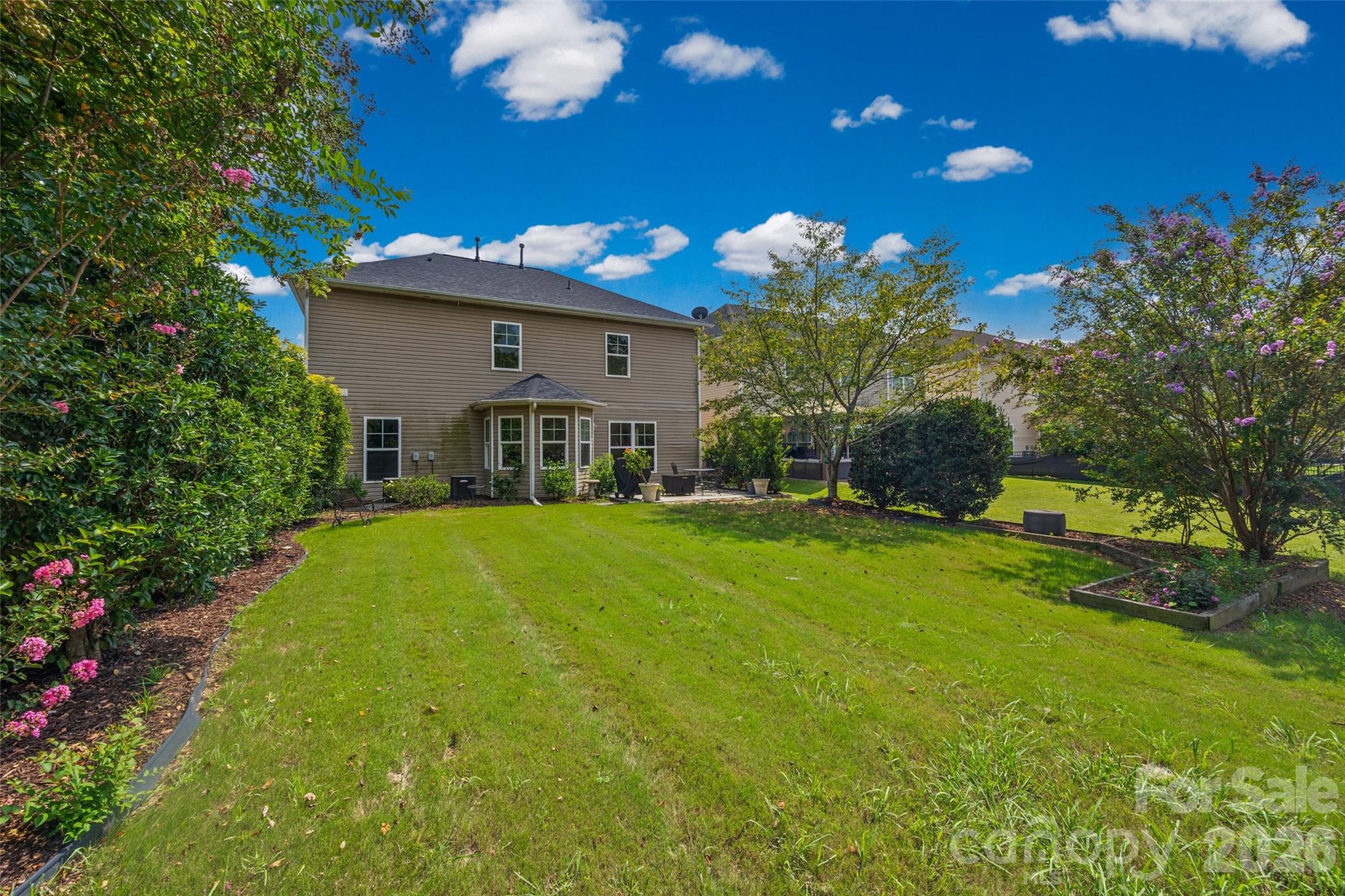 1037 Fleming Lane — Matthews