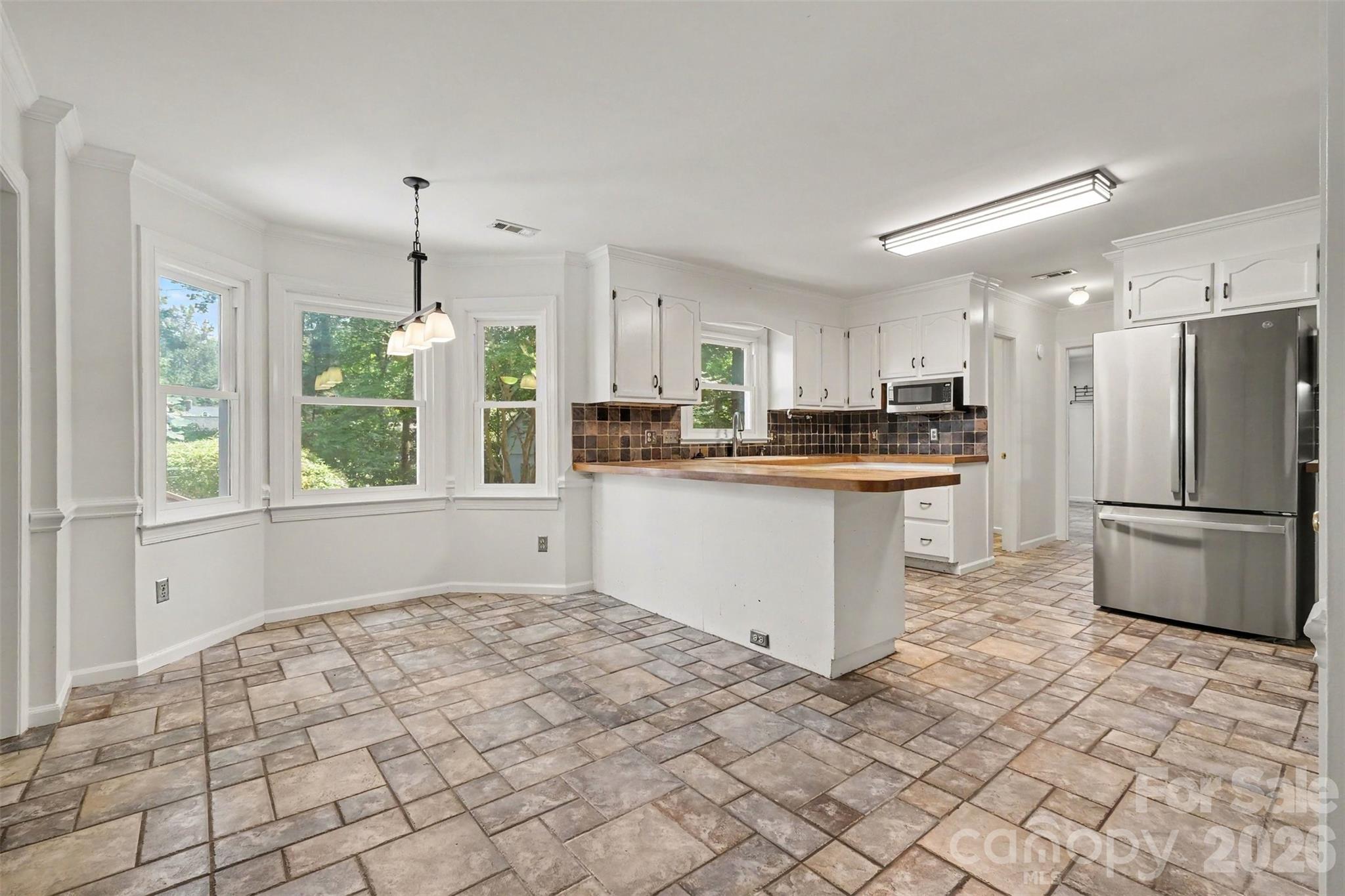 915 Brightmoor Drive — Matthews