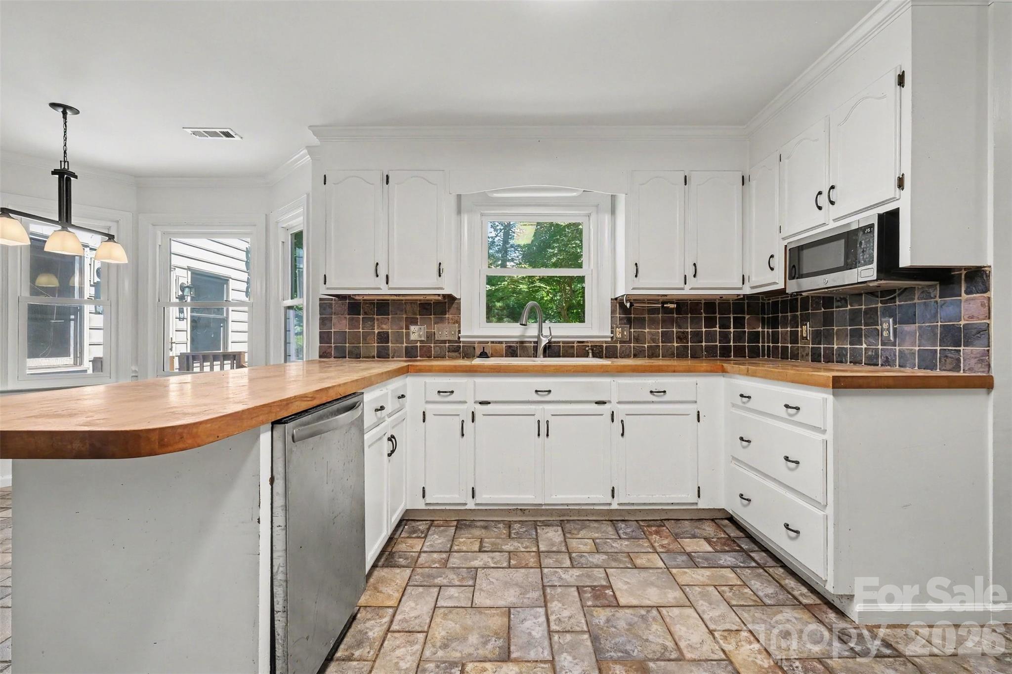 915 Brightmoor Drive — Matthews