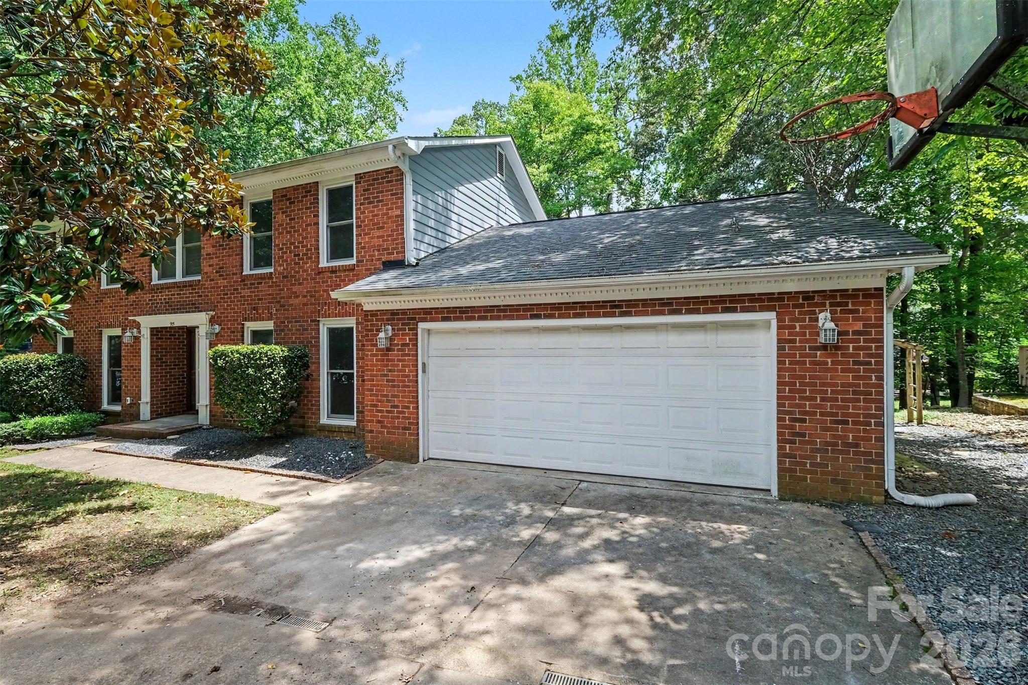 915 Brightmoor Drive — Matthews