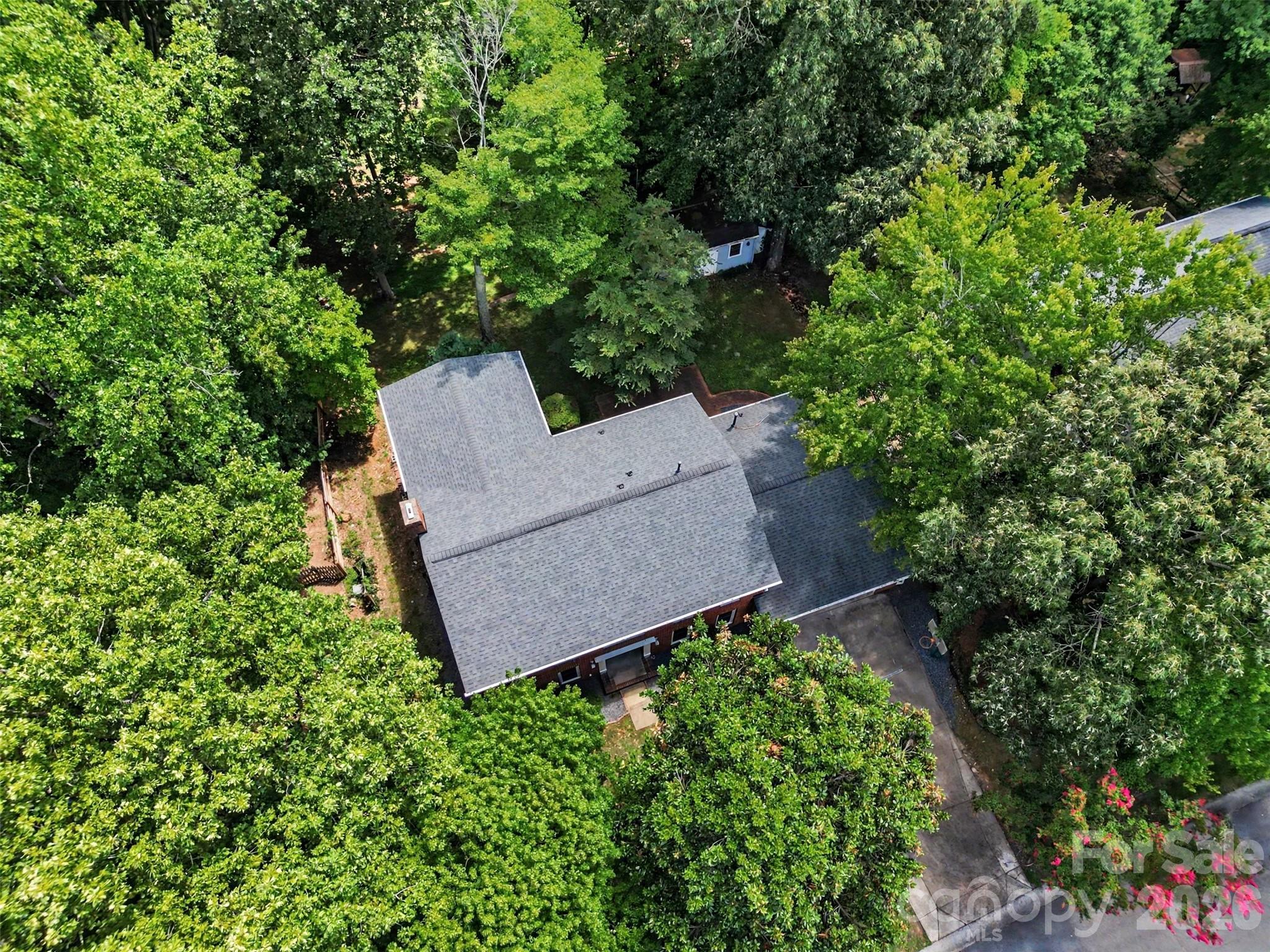915 Brightmoor Drive — Matthews