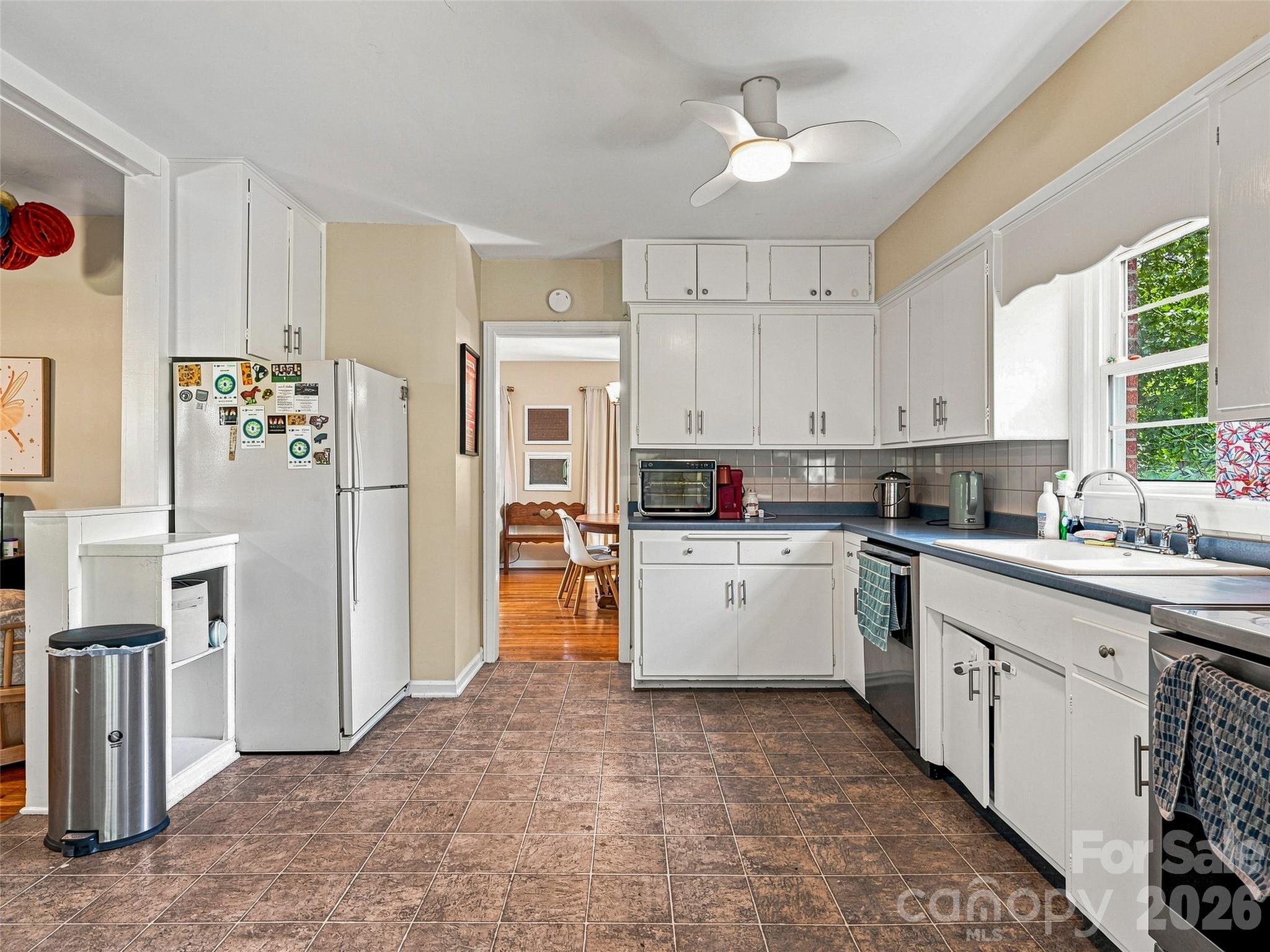 15 Lynnstone Court — Asheville