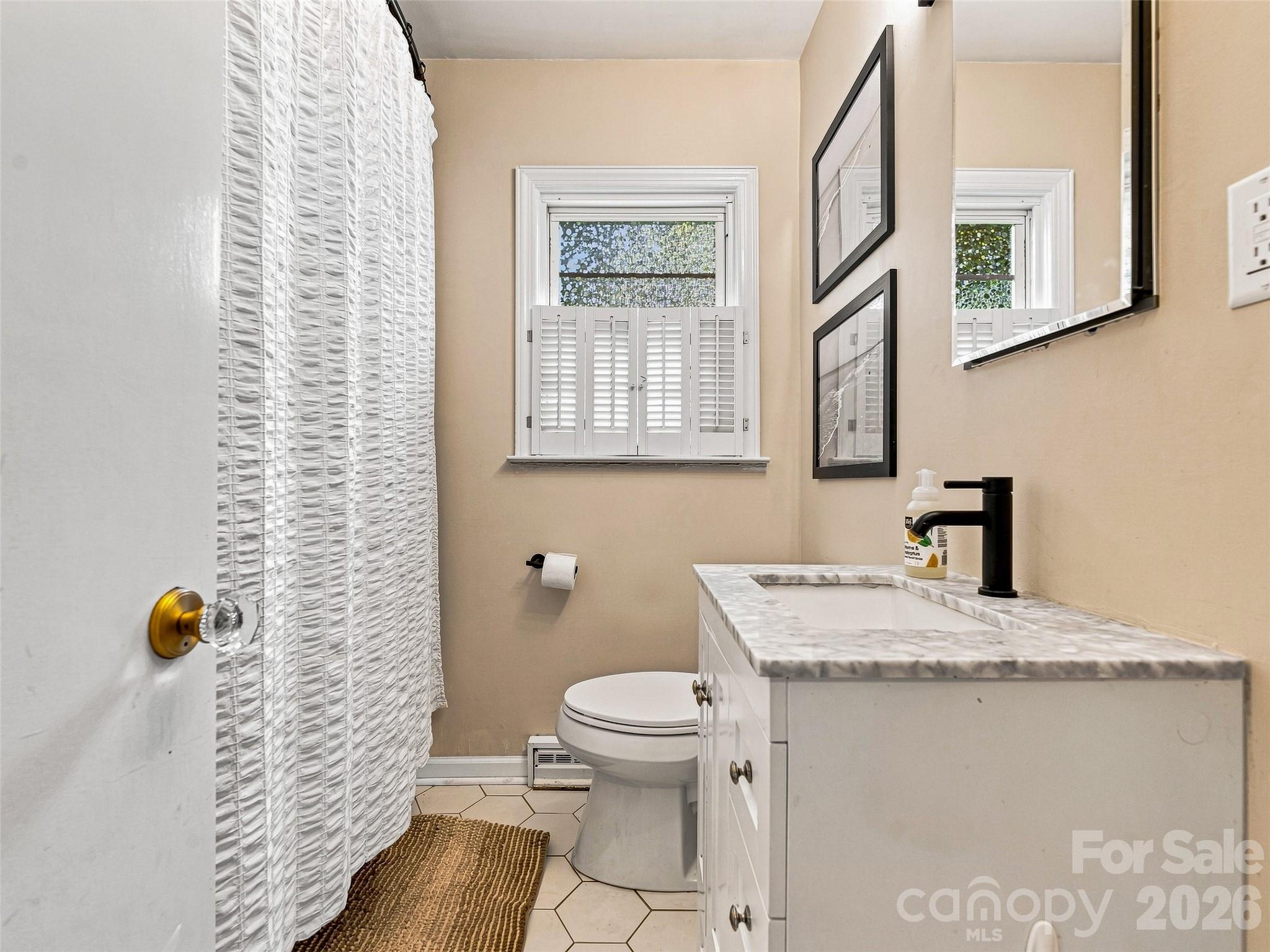 15 Lynnstone Court — Asheville
