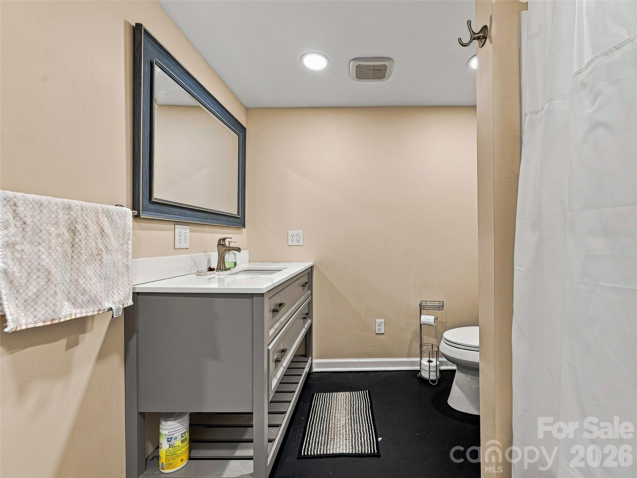 15 Lynnstone Court — Asheville