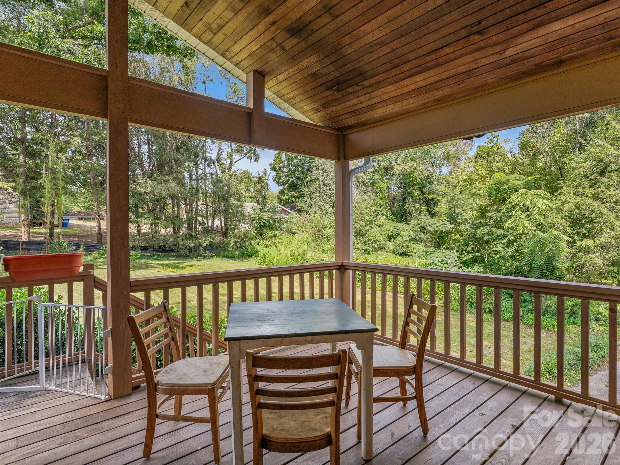 15 Lynnstone Court — Asheville