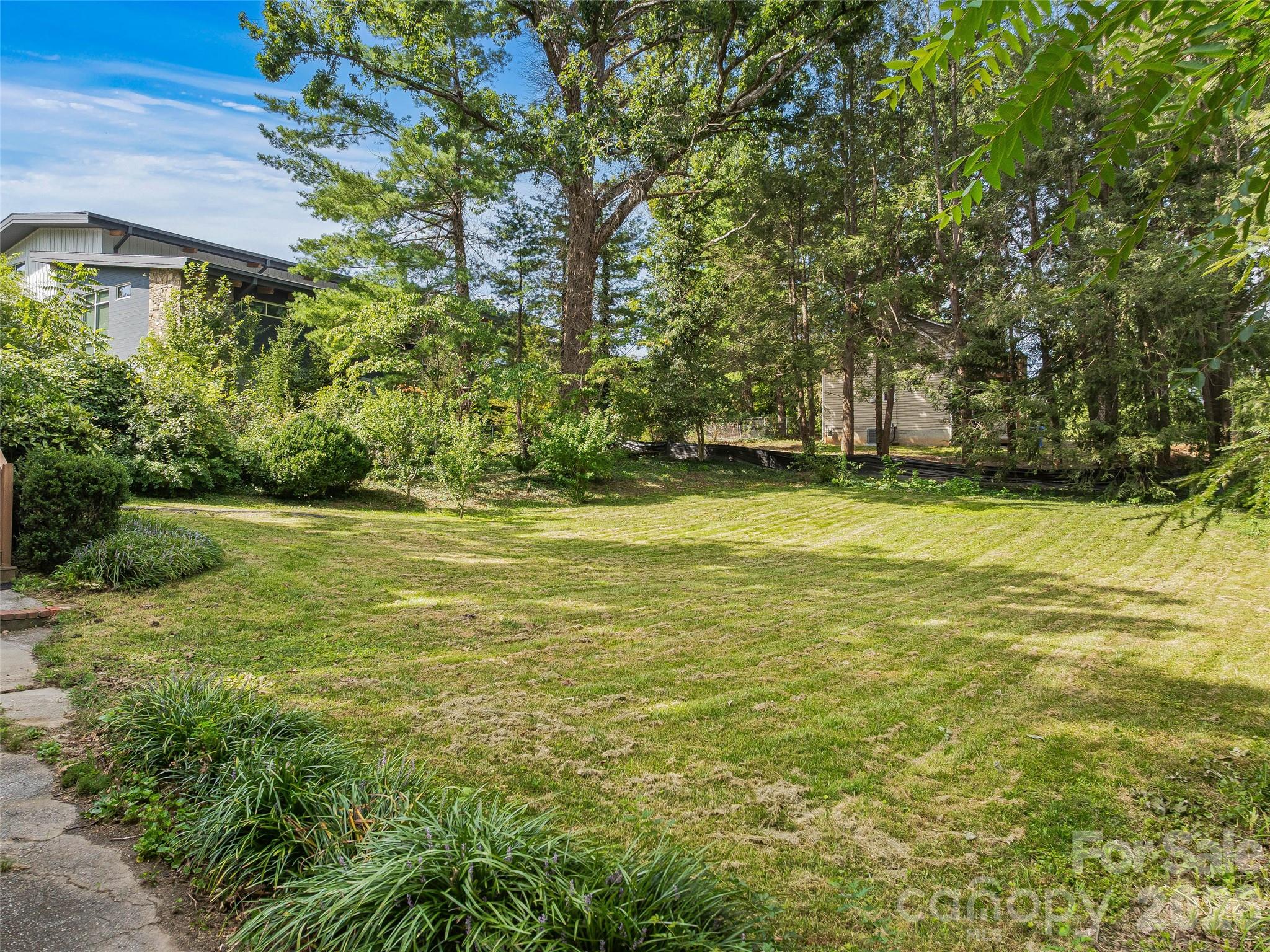 15 Lynnstone Court — Asheville