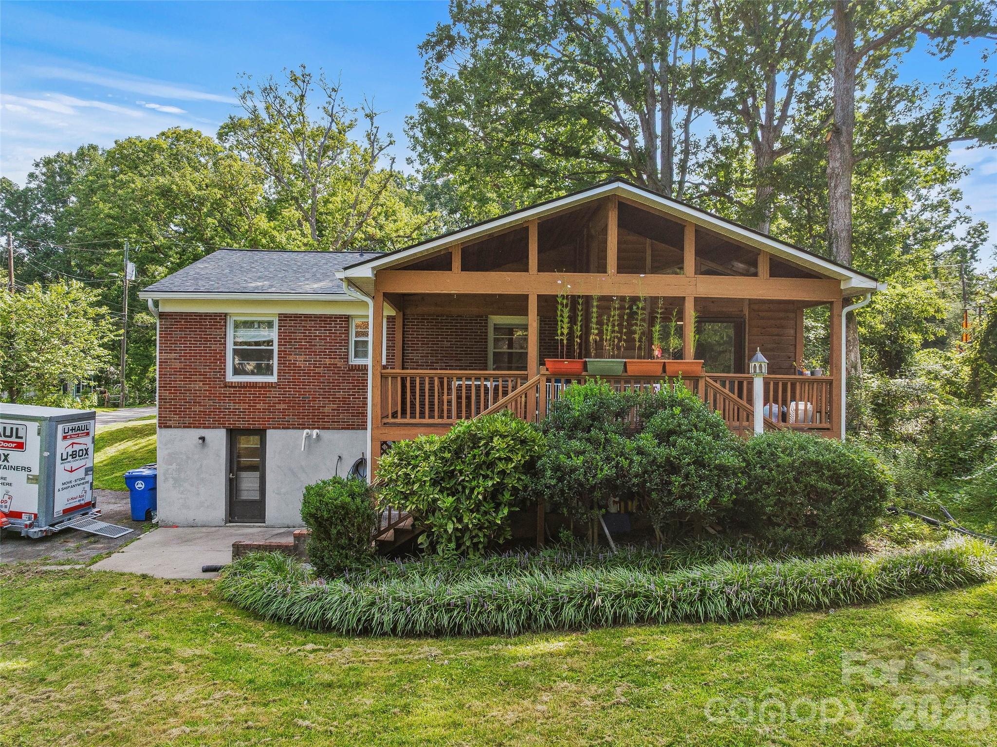15 Lynnstone Court — Asheville
