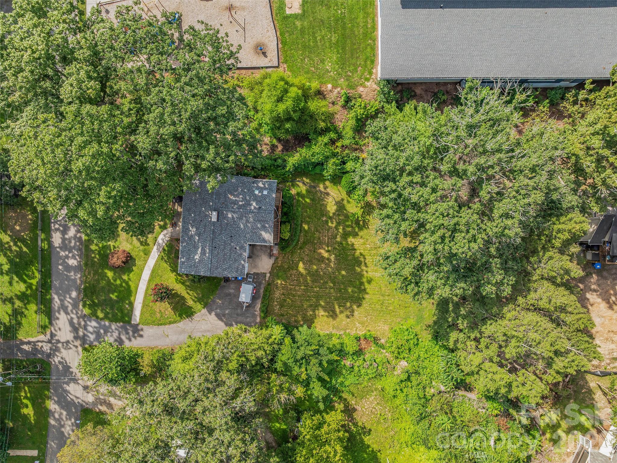 15 Lynnstone Court — Asheville