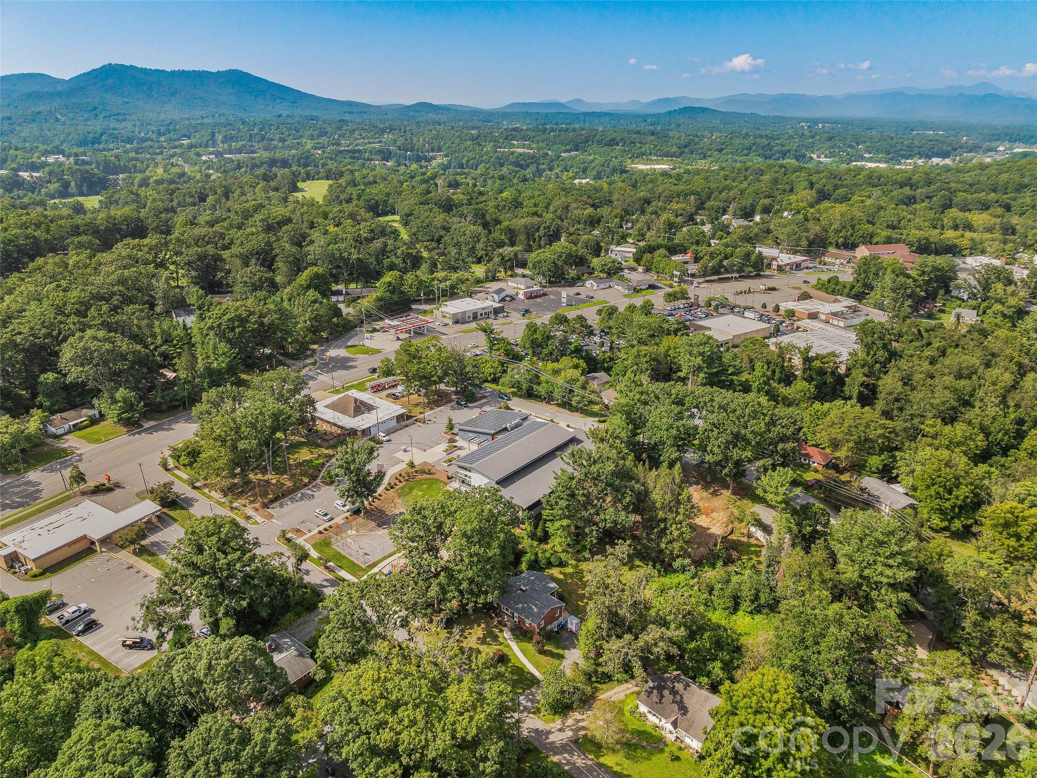 15 Lynnstone Court — Asheville