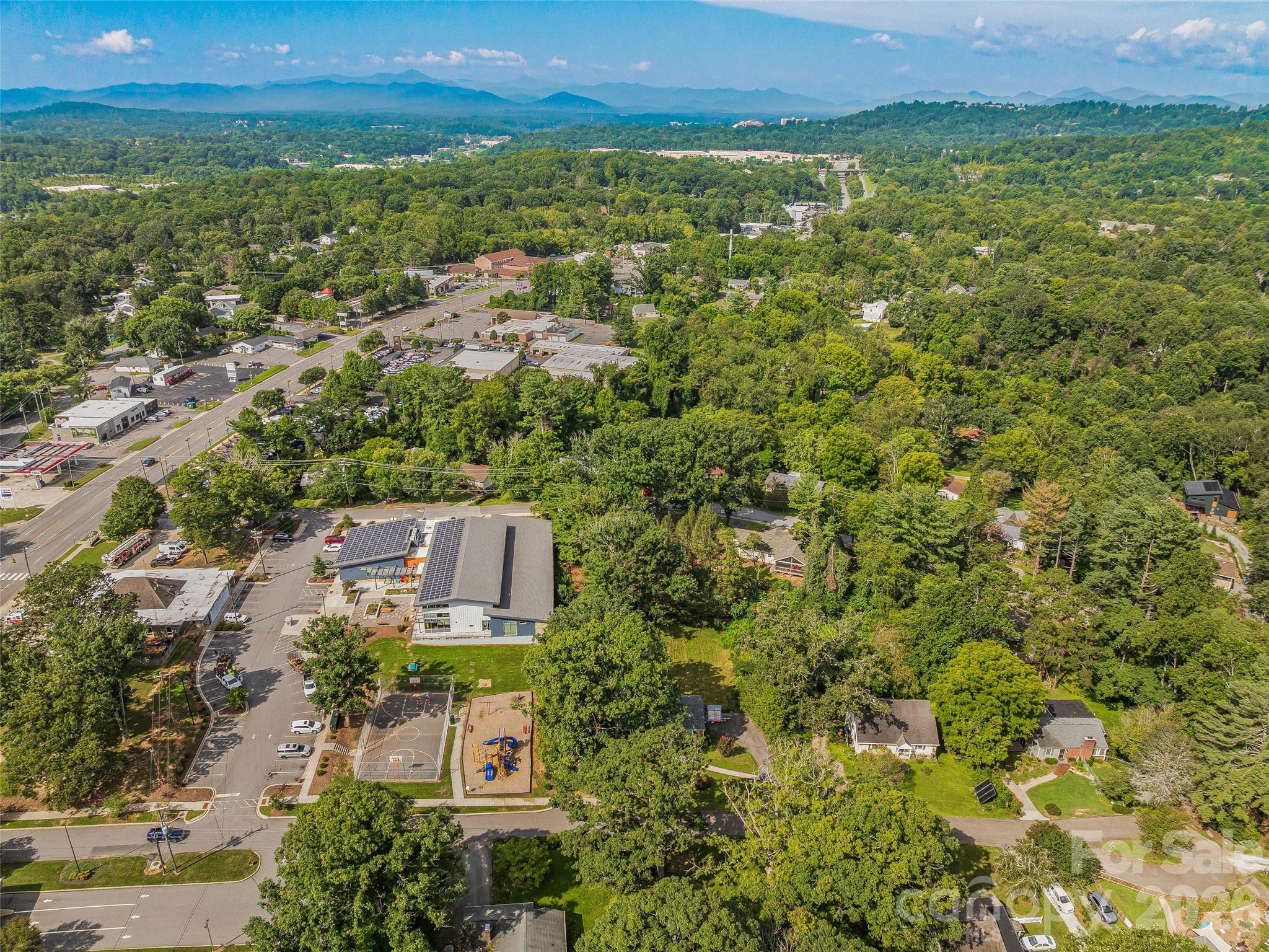 15 Lynnstone Court — Asheville