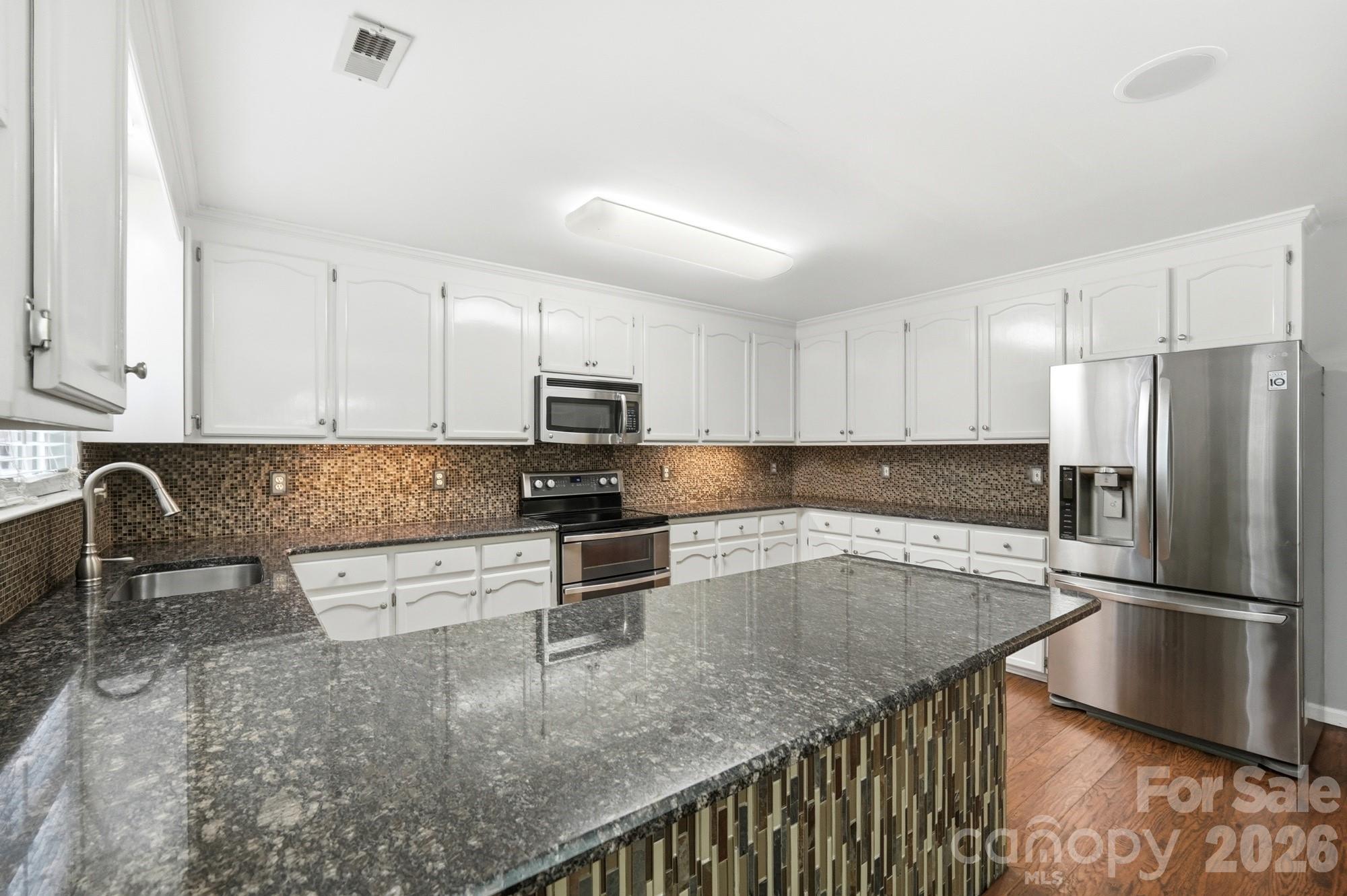 359 Linsbury Court — Gastonia