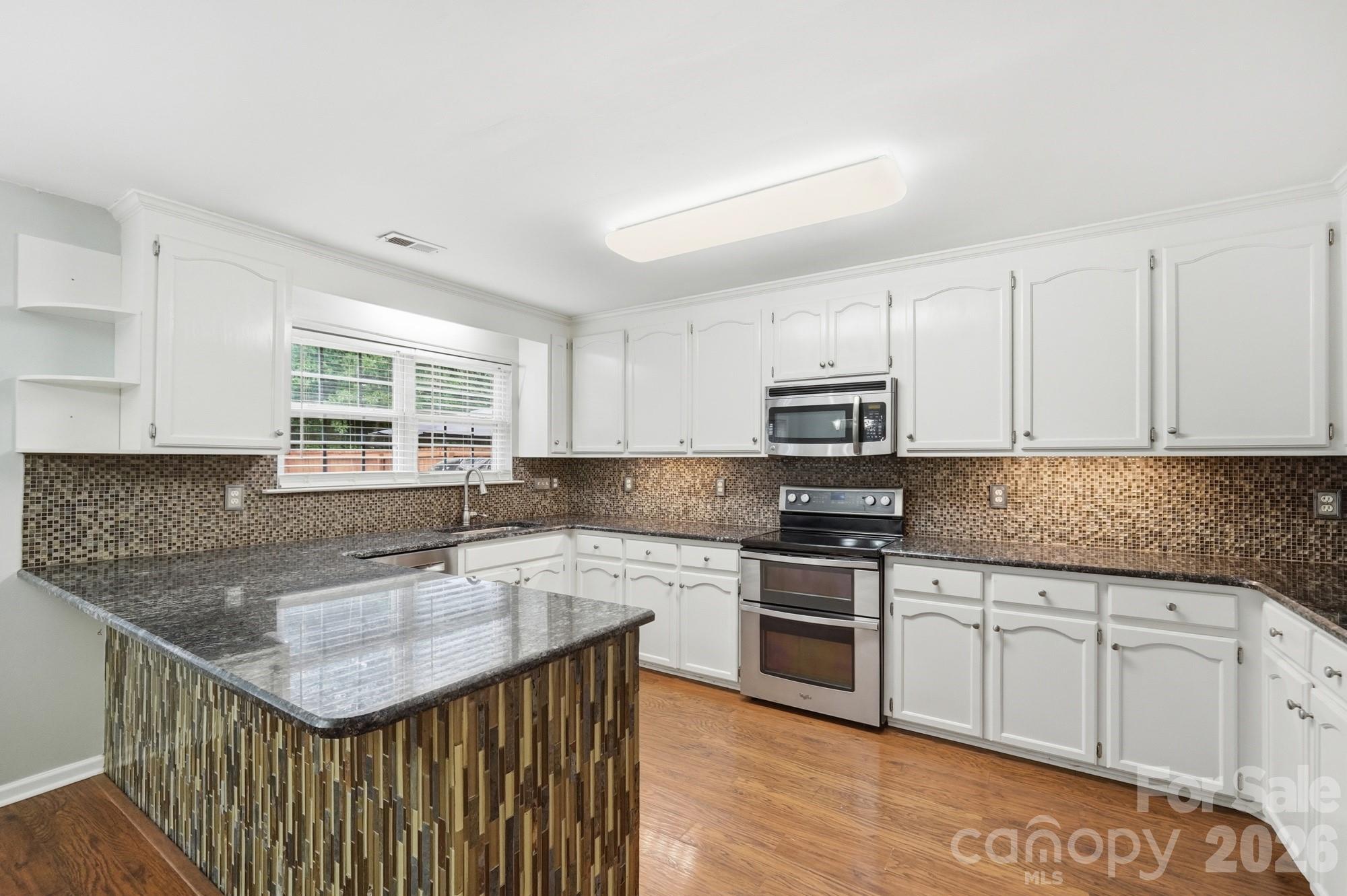 359 Linsbury Court — Gastonia