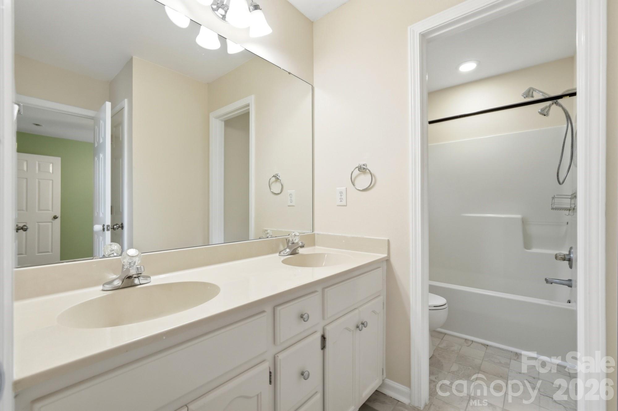 359 Linsbury Court — Gastonia