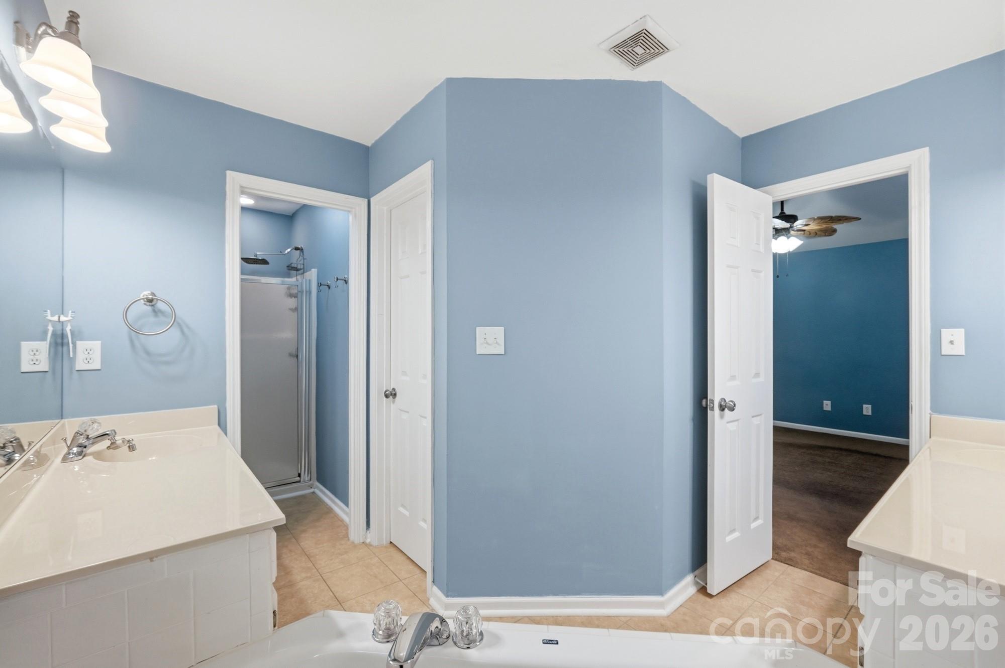 359 Linsbury Court — Gastonia