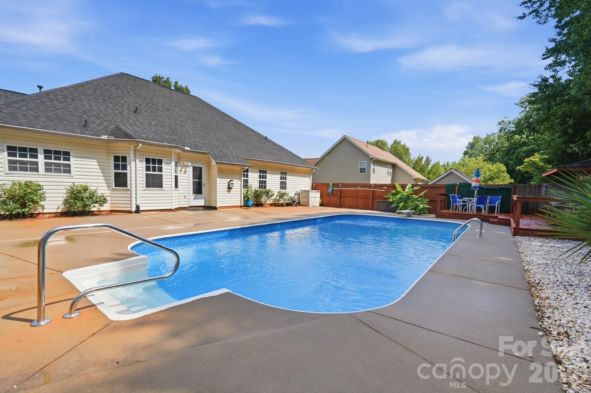 359 Linsbury Court — Gastonia