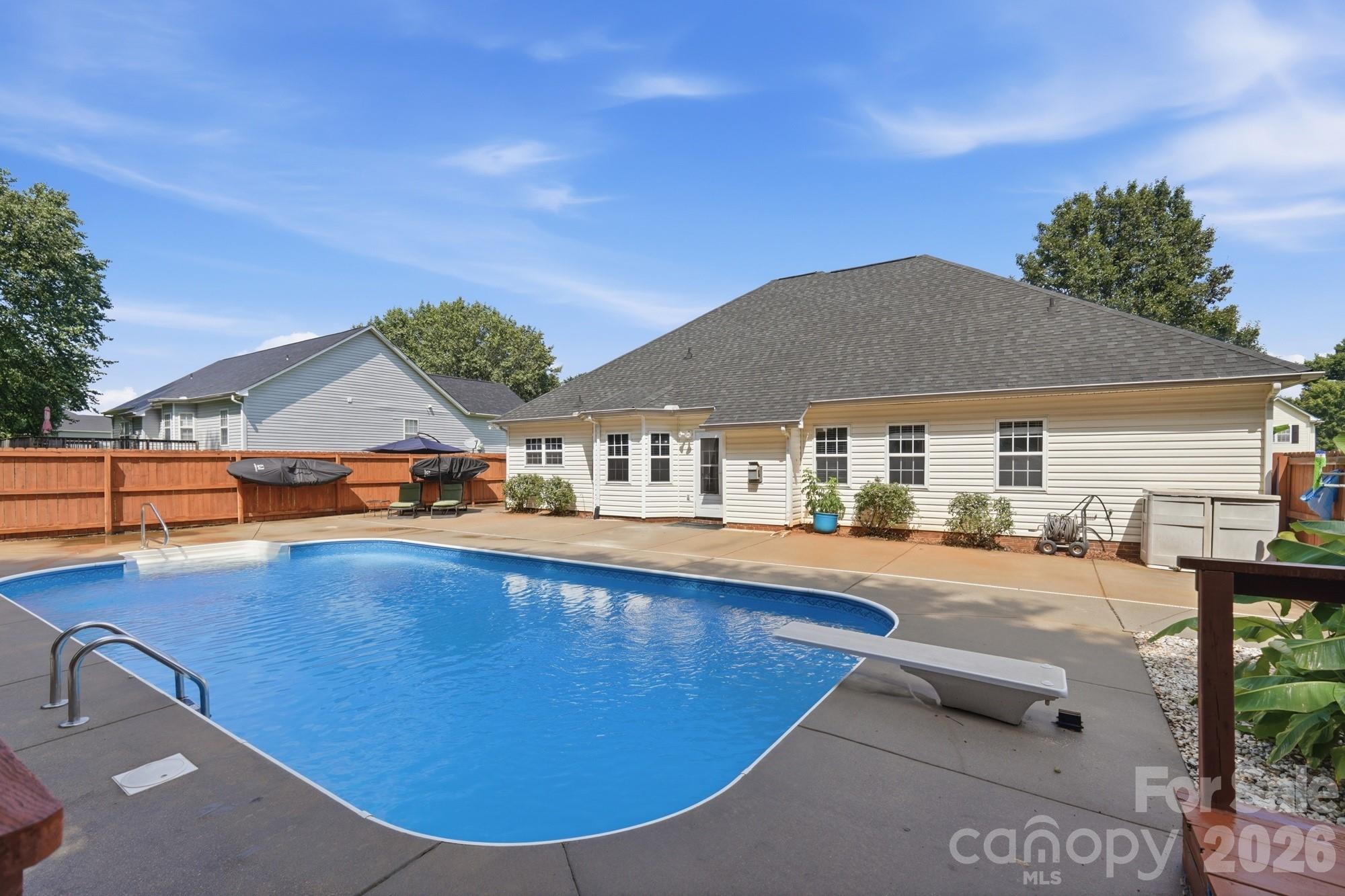 359 Linsbury Court — Gastonia