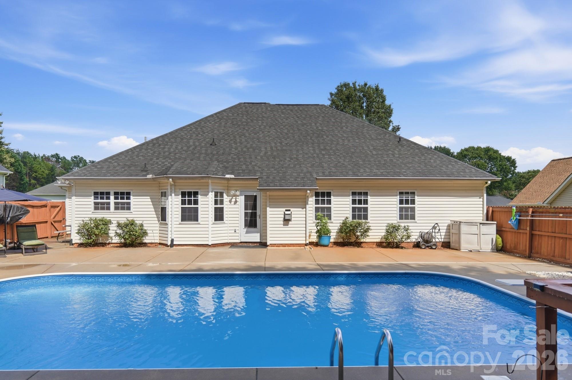 359 Linsbury Court — Gastonia