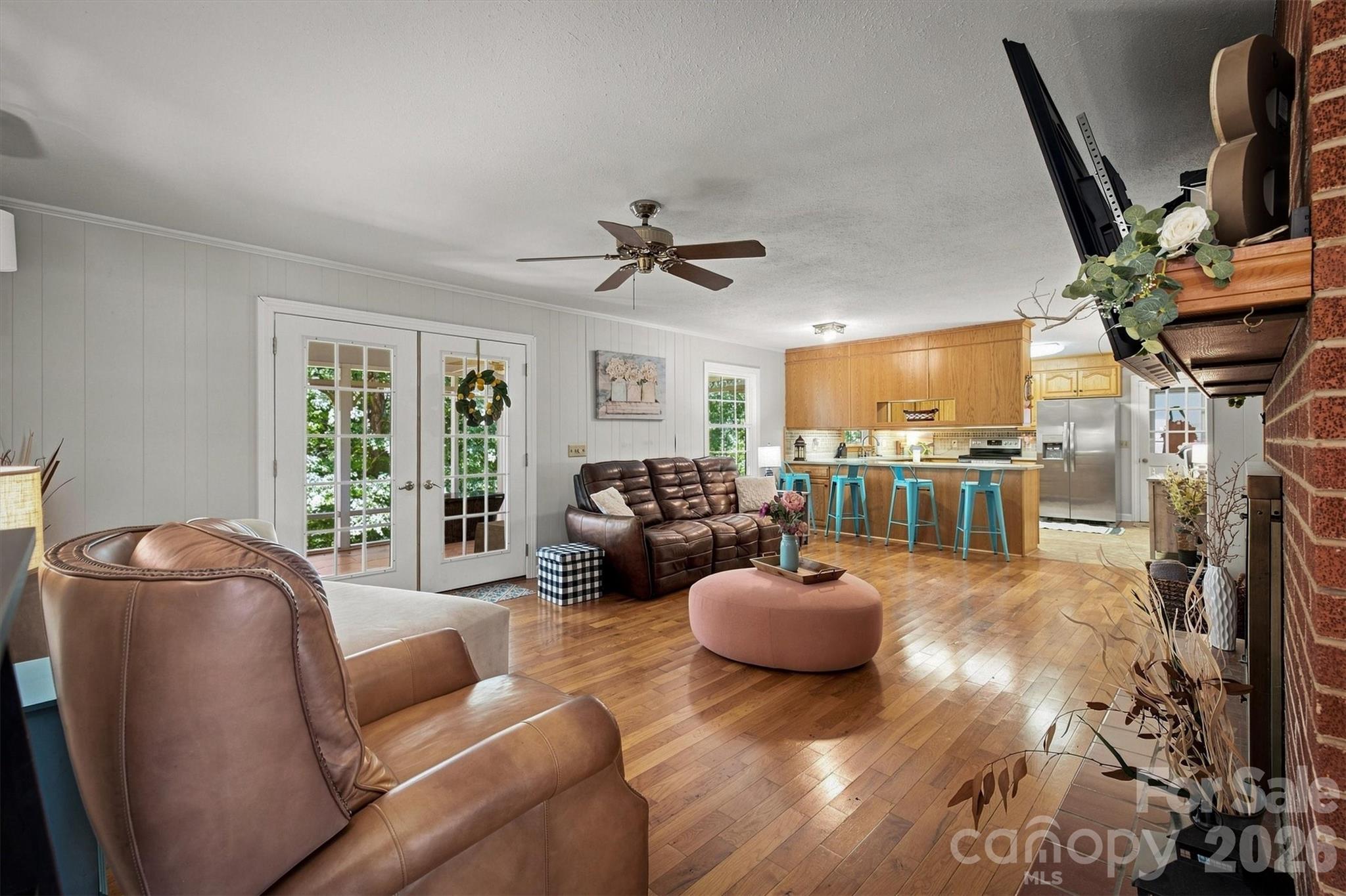1009 Randolph Circle SE — Lenoir