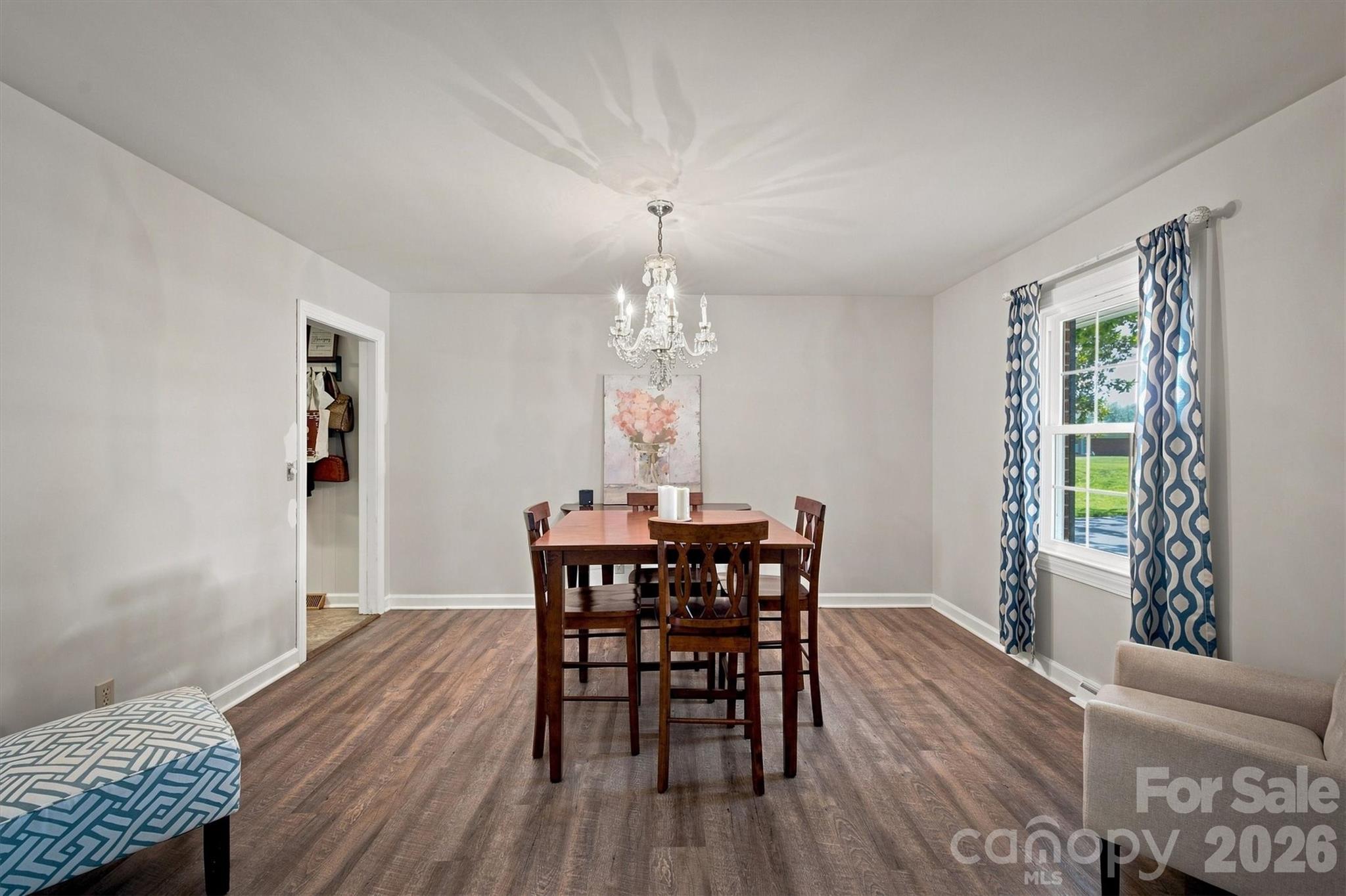 1009 Randolph Circle SE — Lenoir