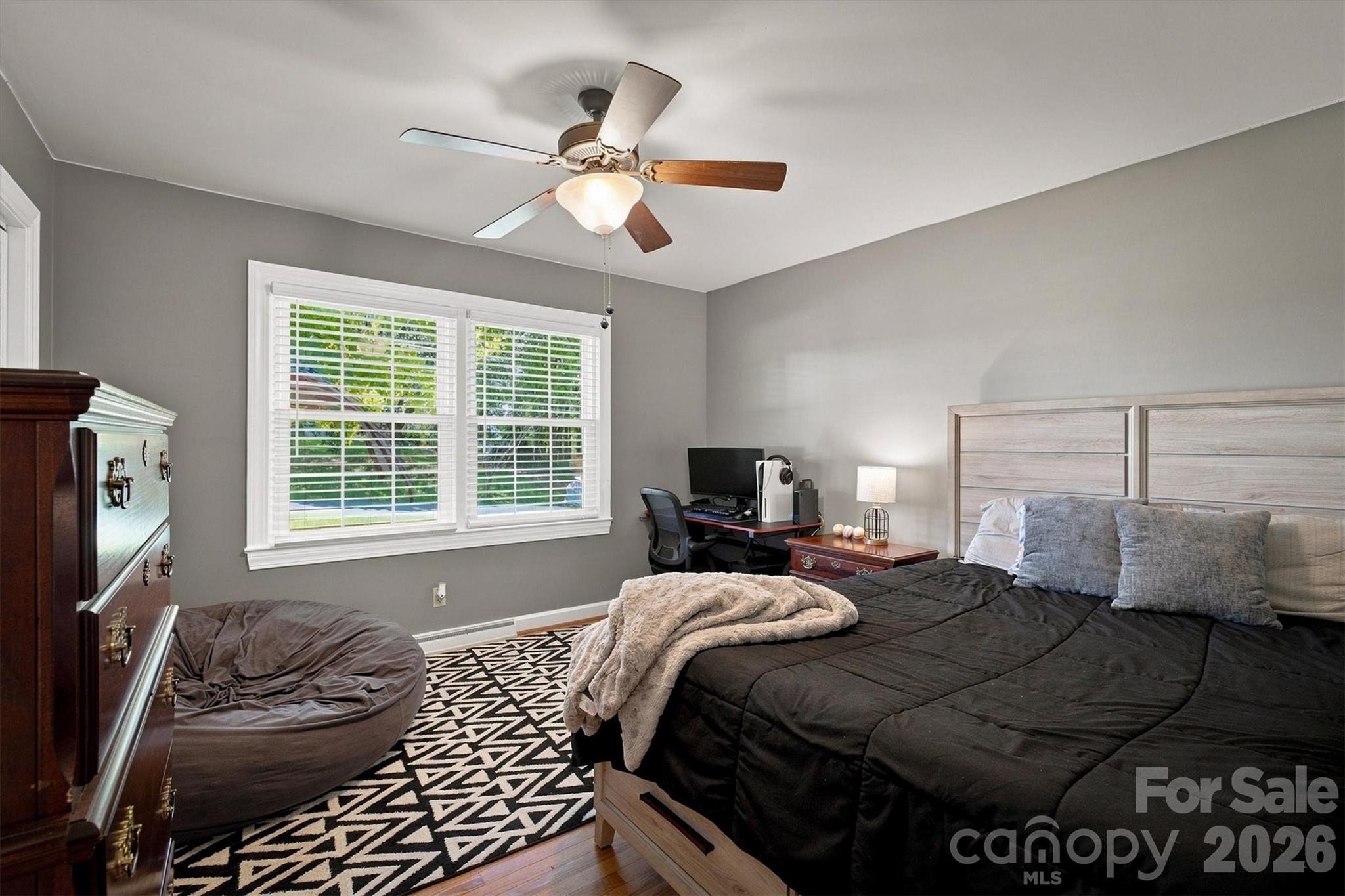 1009 Randolph Circle SE — Lenoir