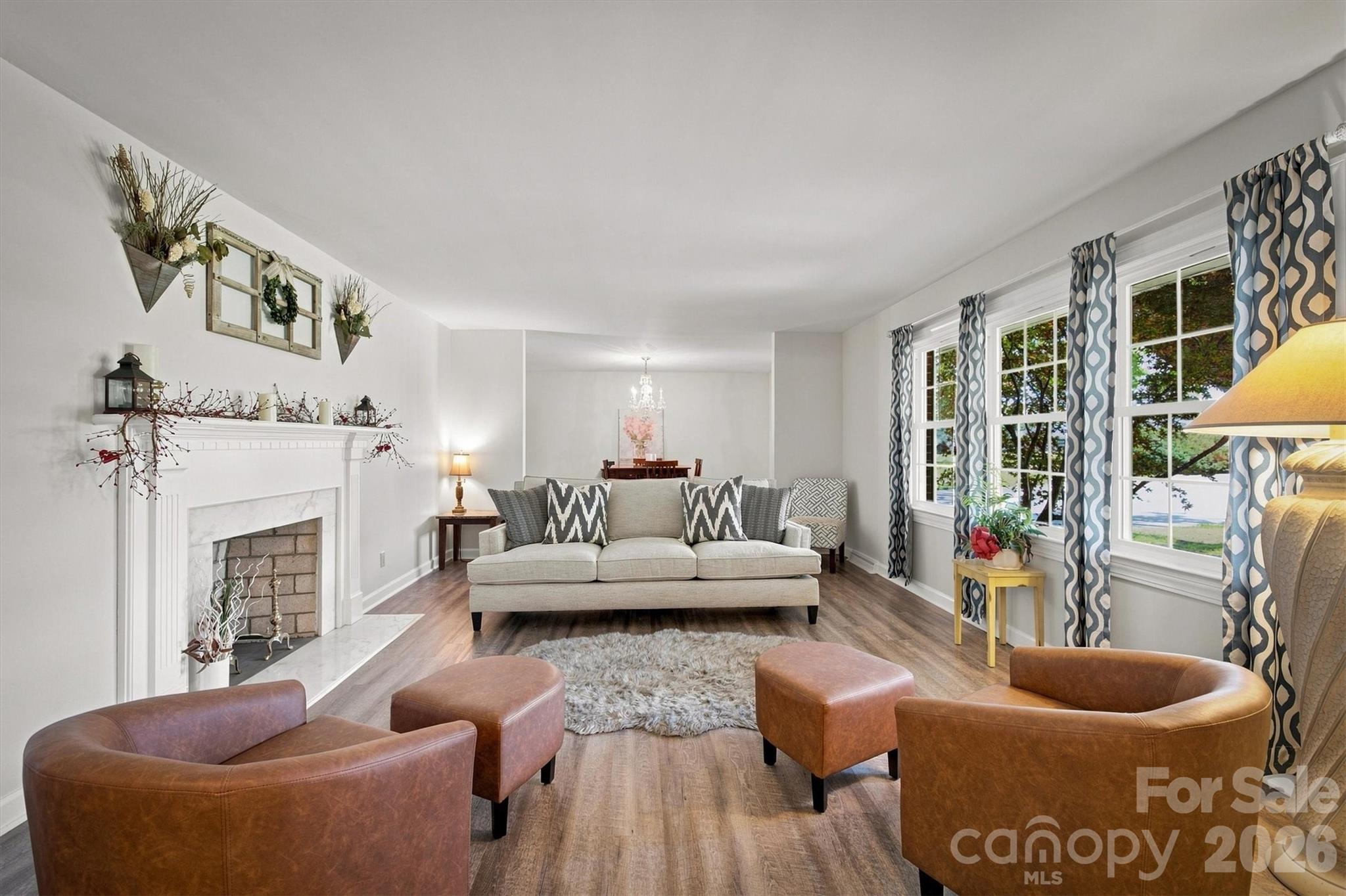 1009 Randolph Circle SE — Lenoir