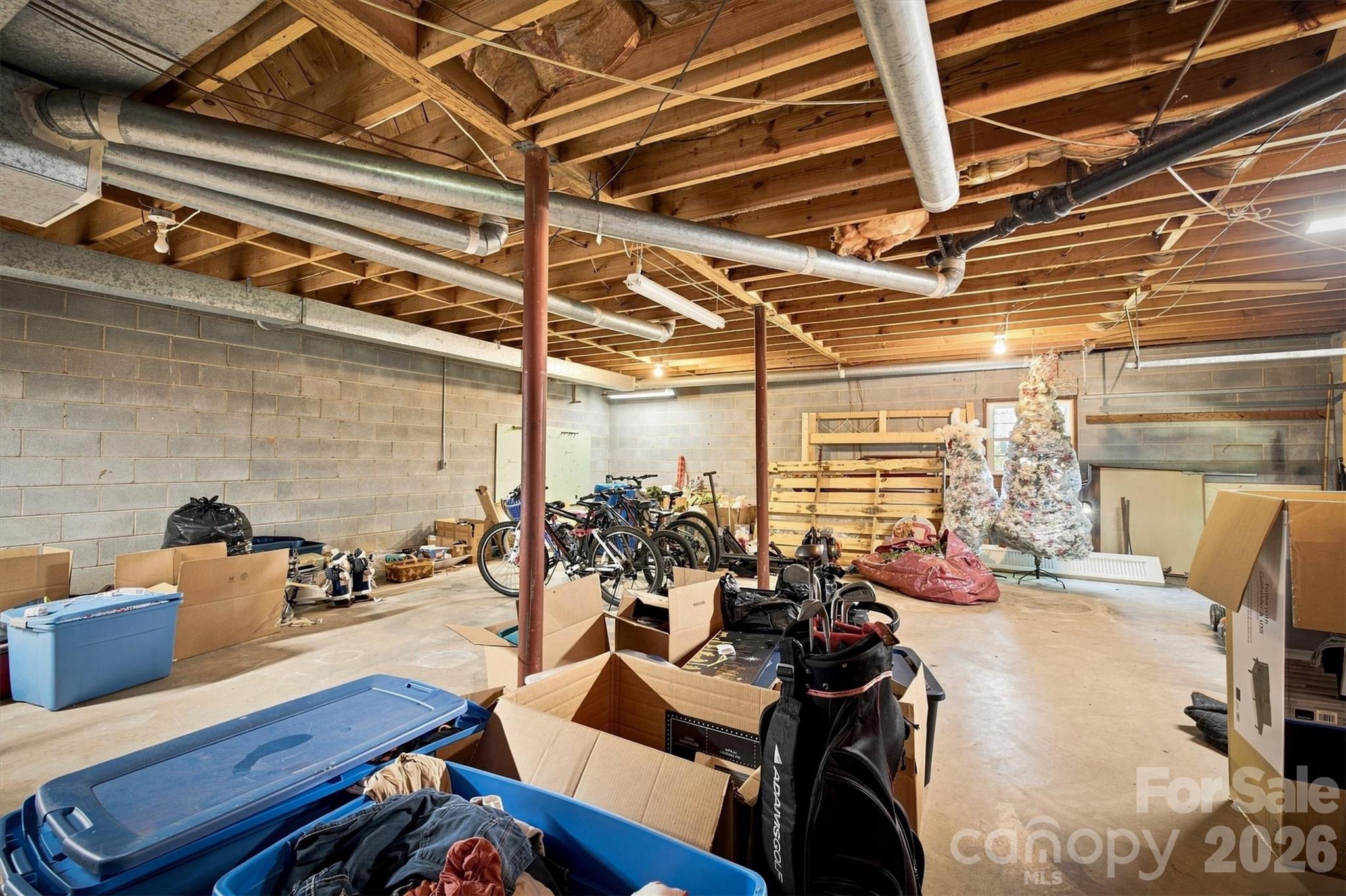 1009 Randolph Circle SE — Lenoir
