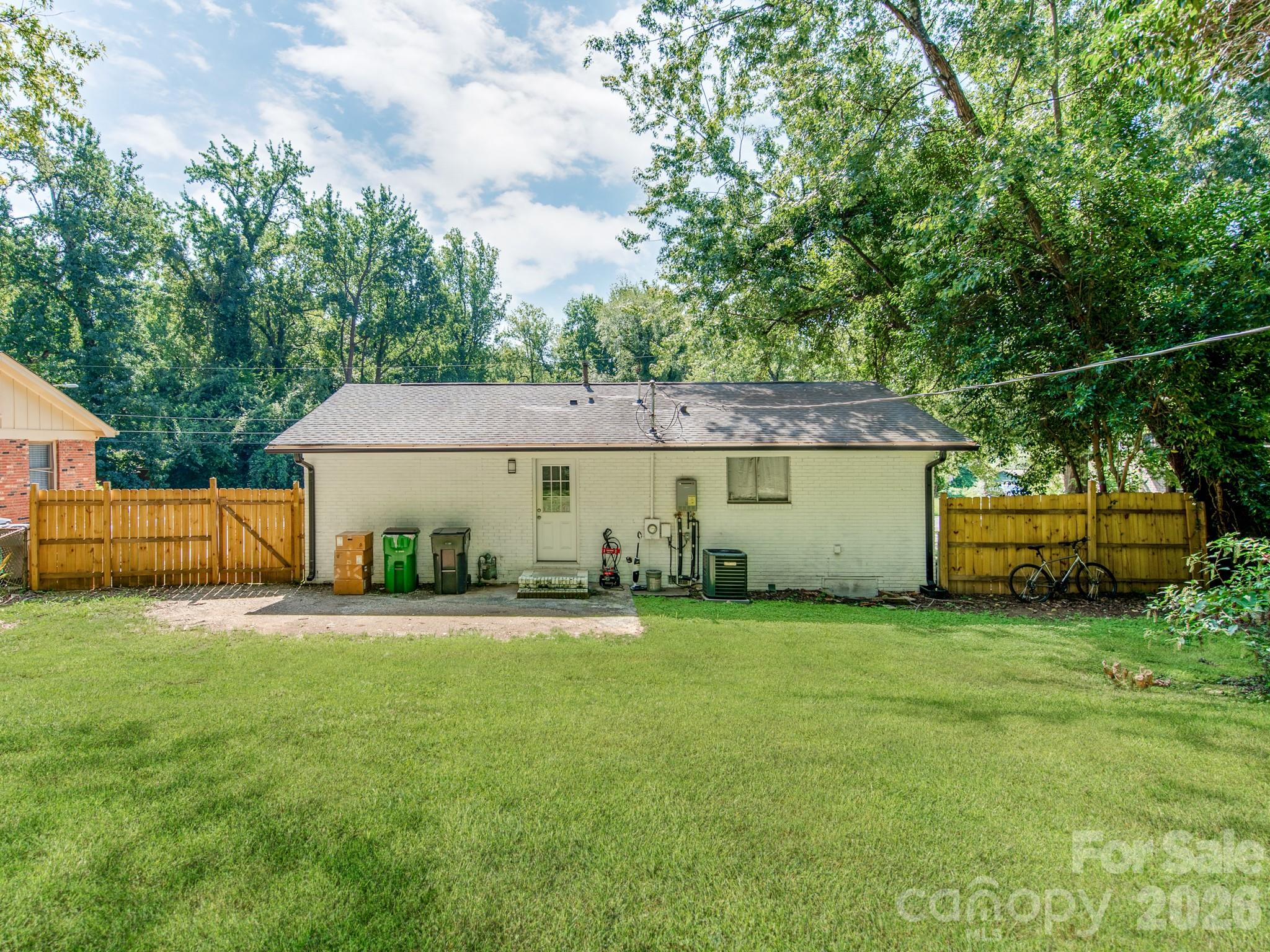 4925 Springview Road — Charlotte