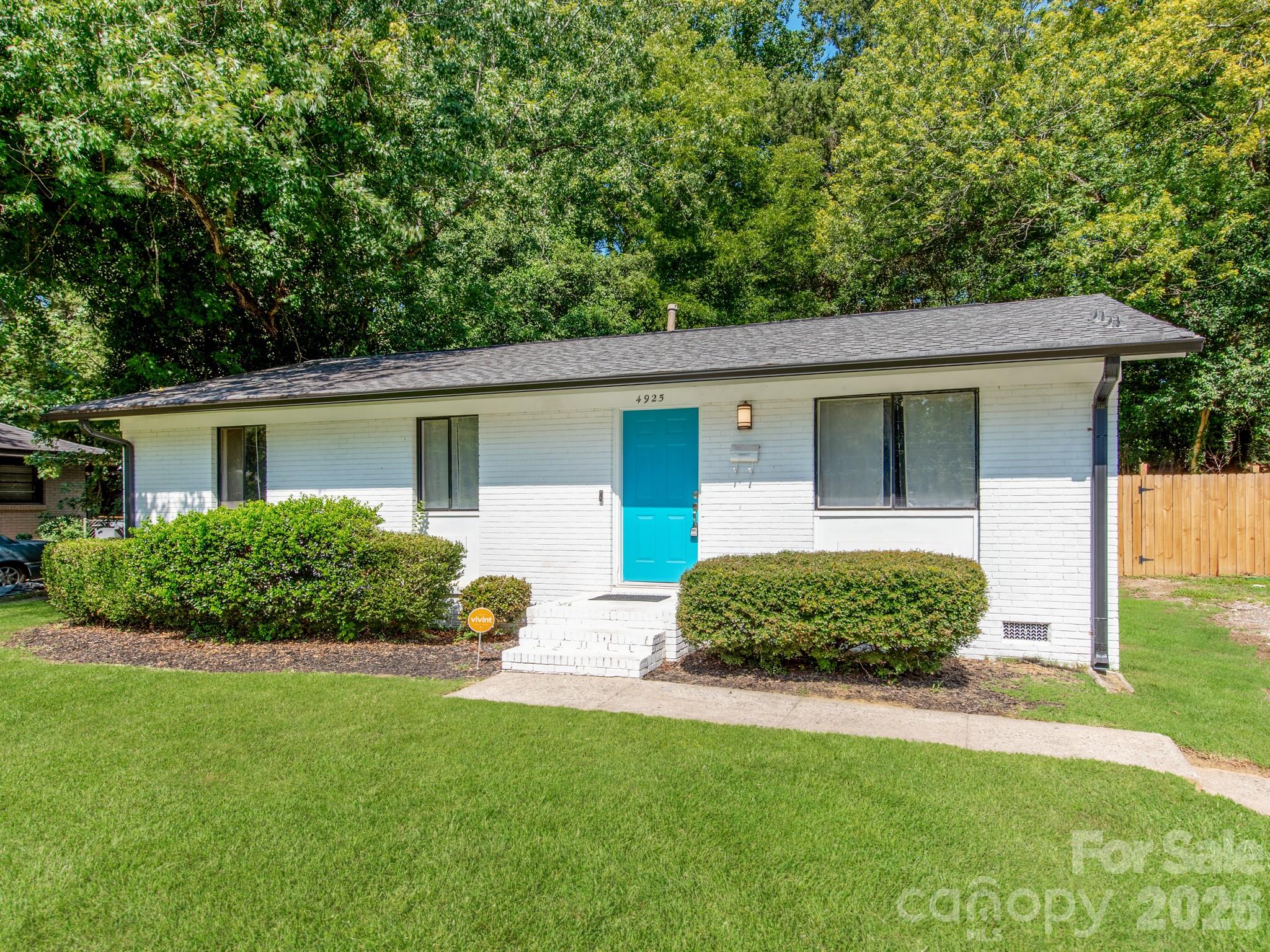 4925 Springview Road — Charlotte