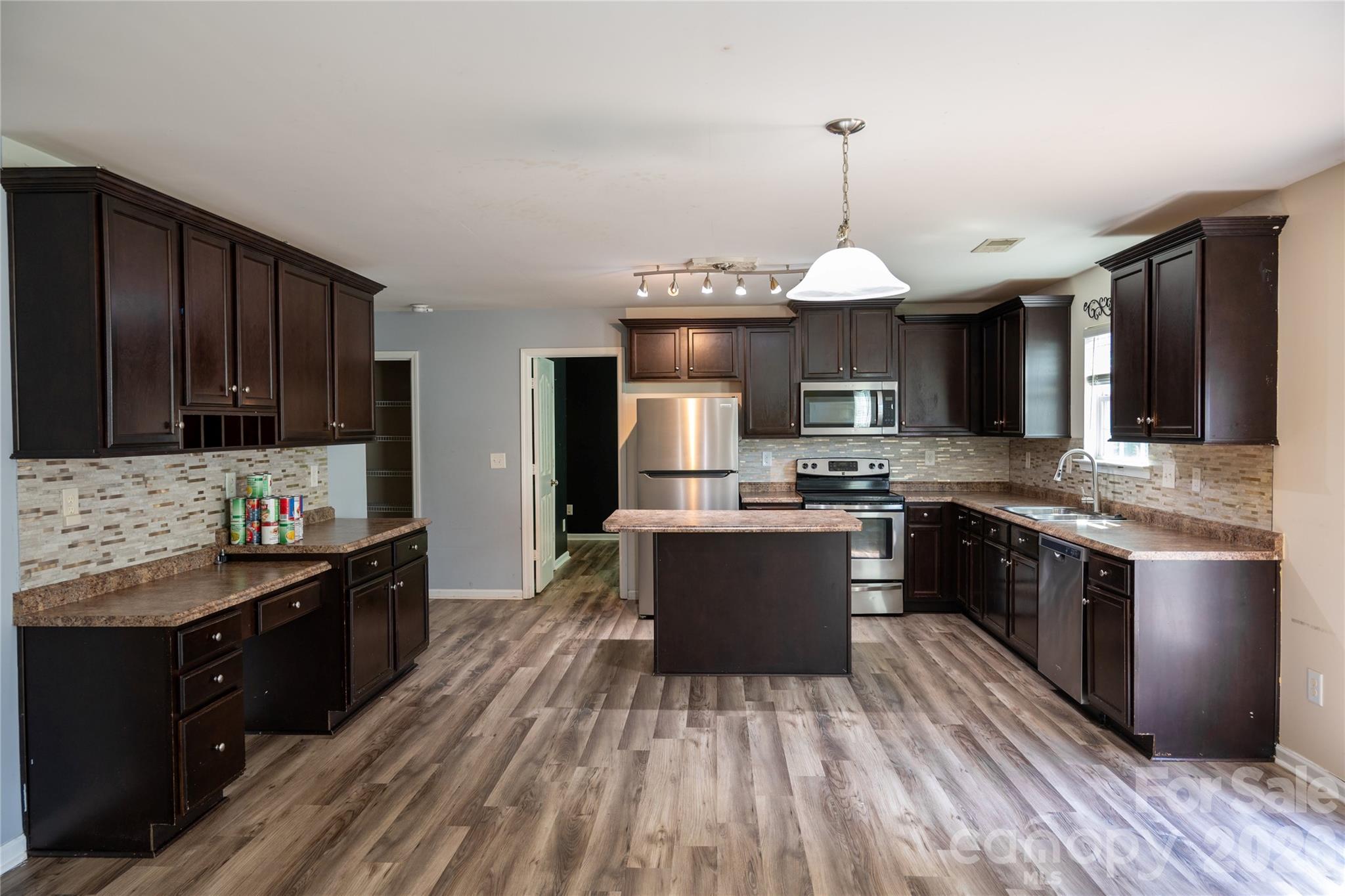 9702 Pond Vista Court — Charlotte