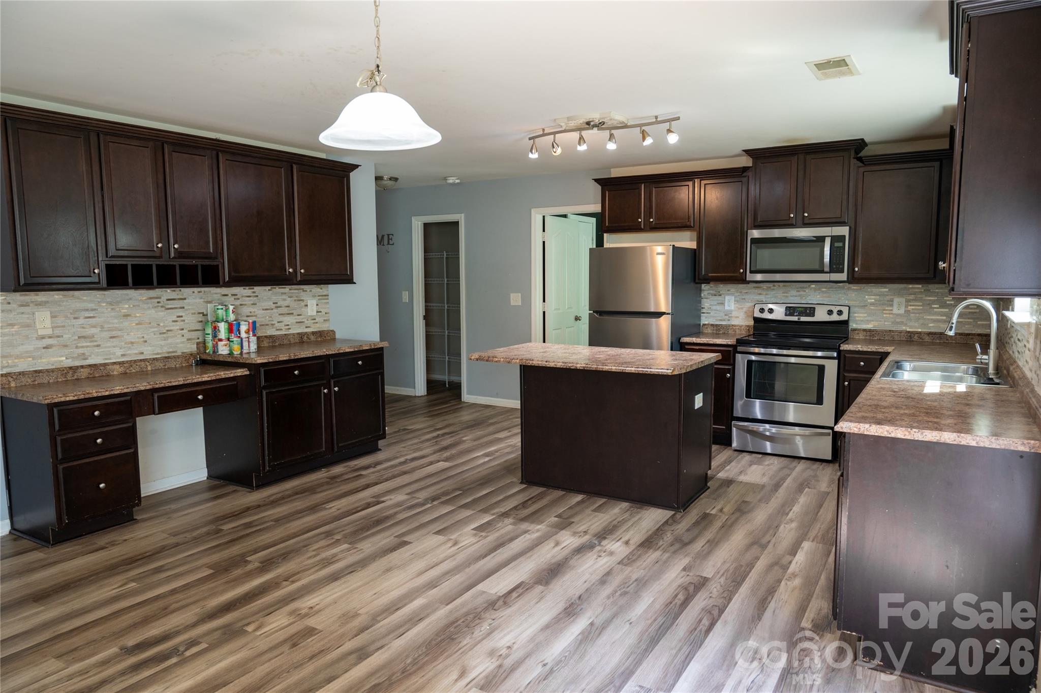 9702 Pond Vista Court — Charlotte