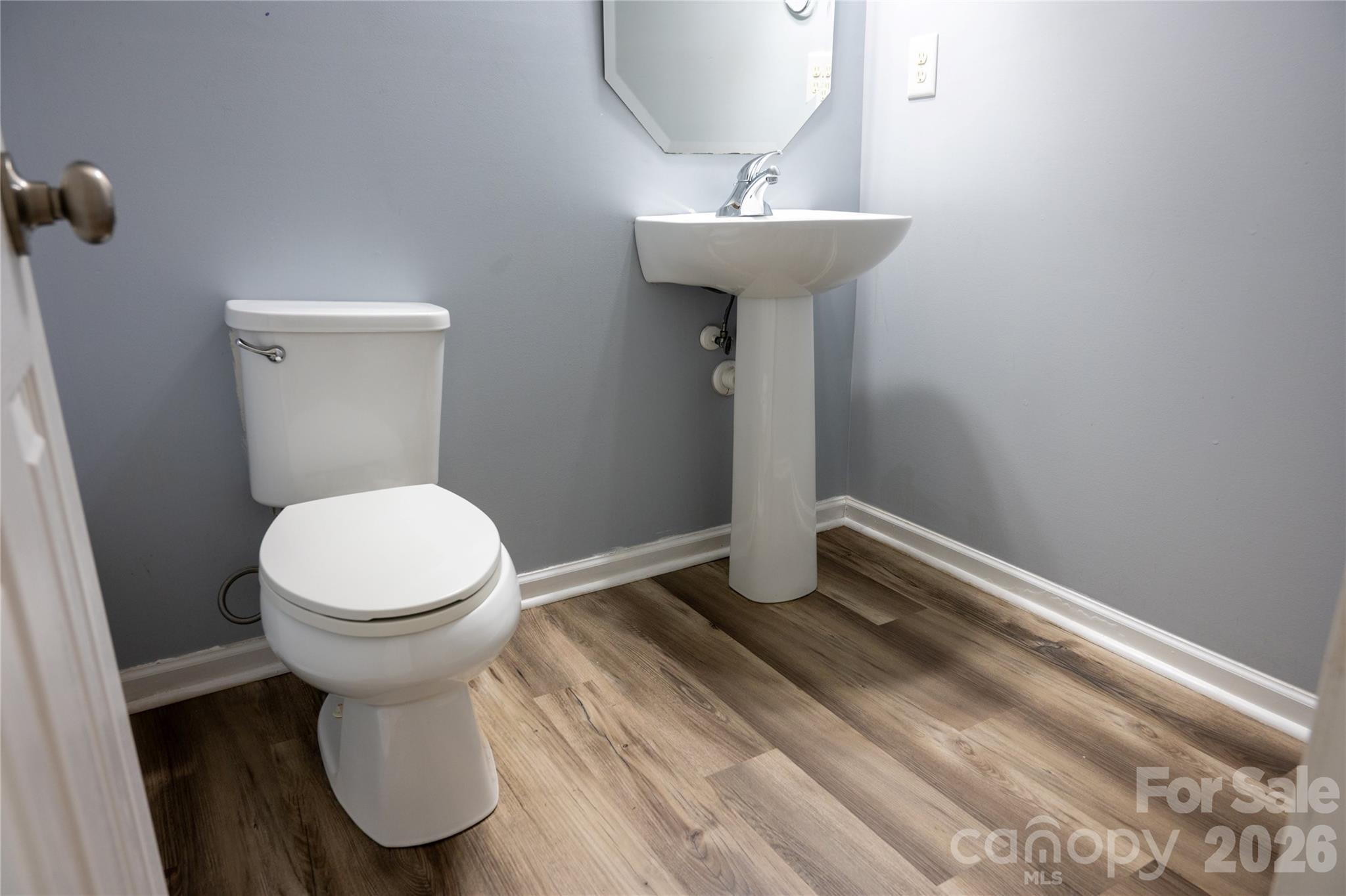 9702 Pond Vista Court — Charlotte