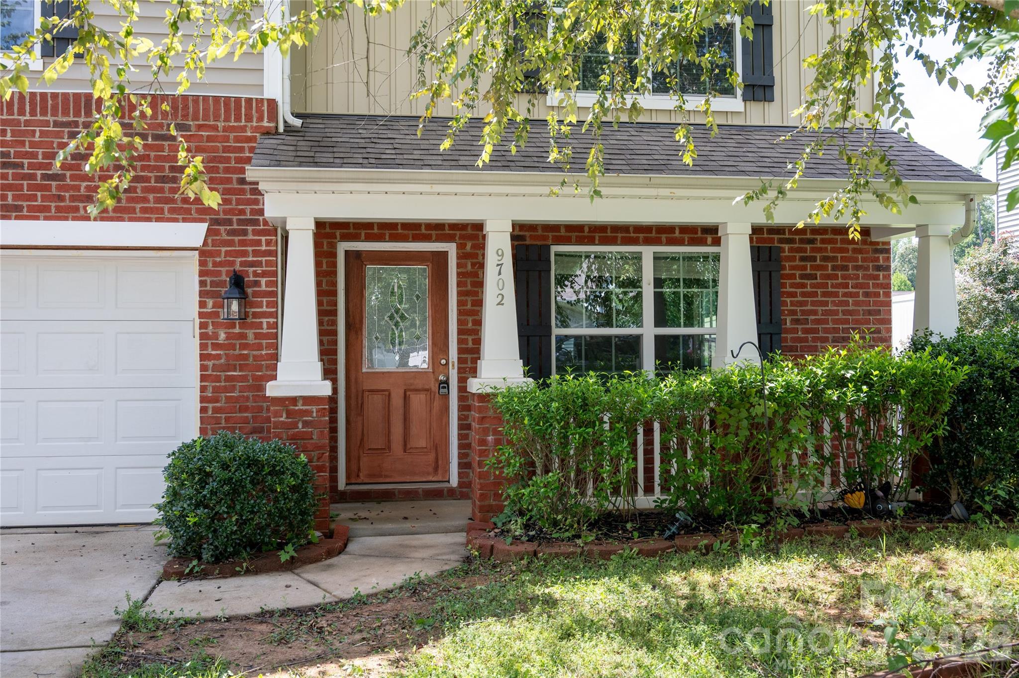 9702 Pond Vista Court — Charlotte