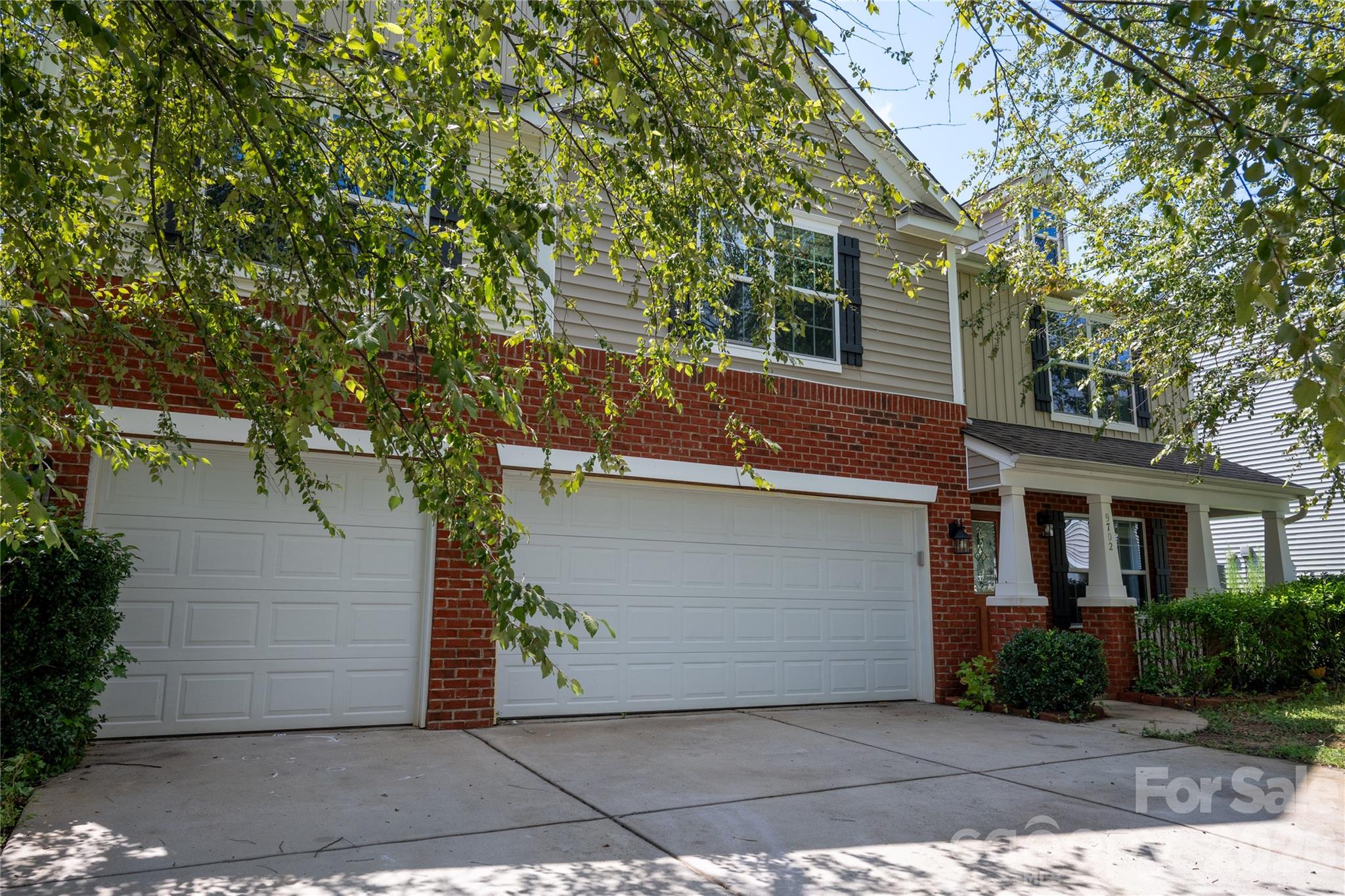 9702 Pond Vista Court — Charlotte