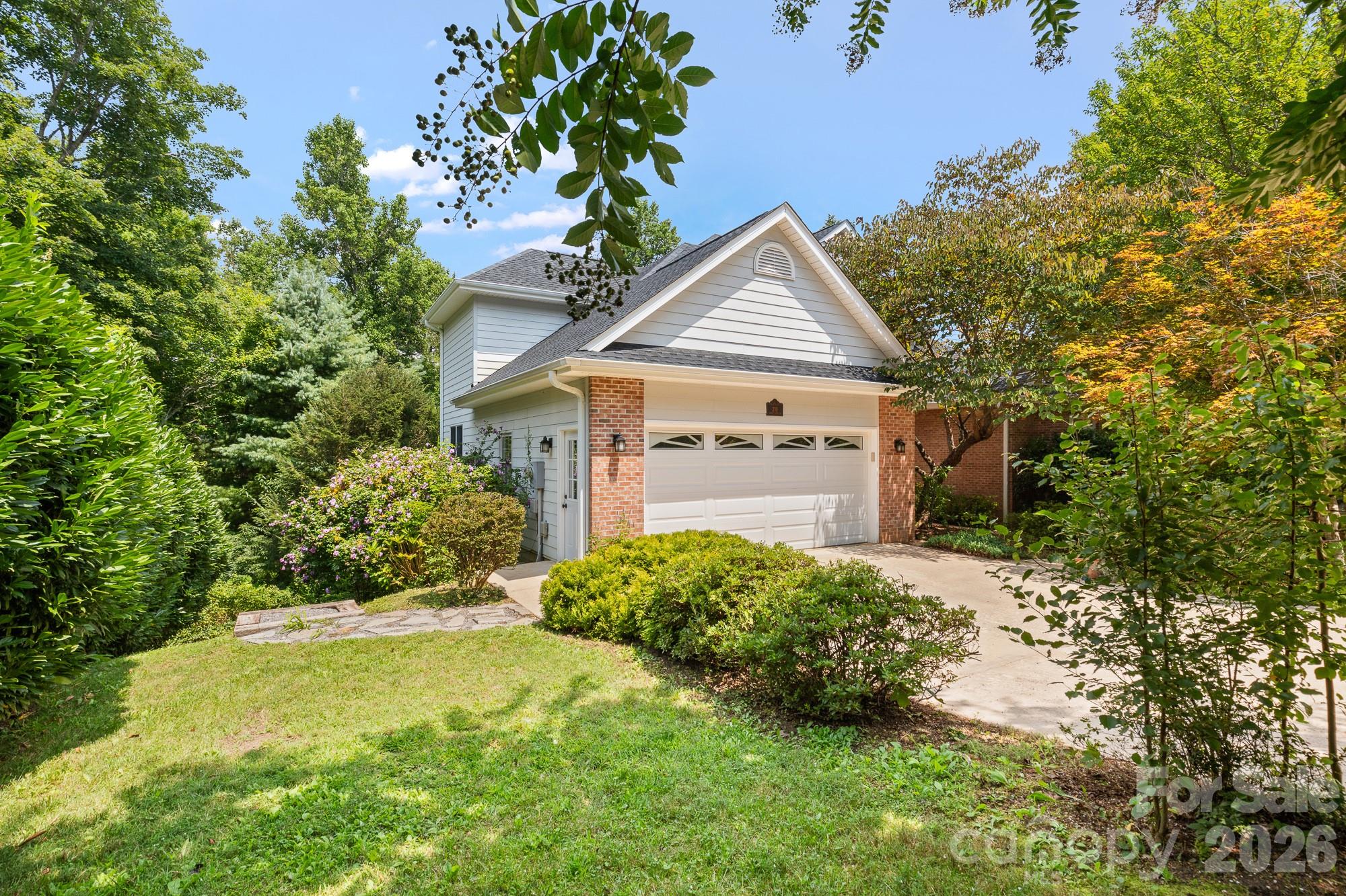 210 Clear Vista Circle — Asheville