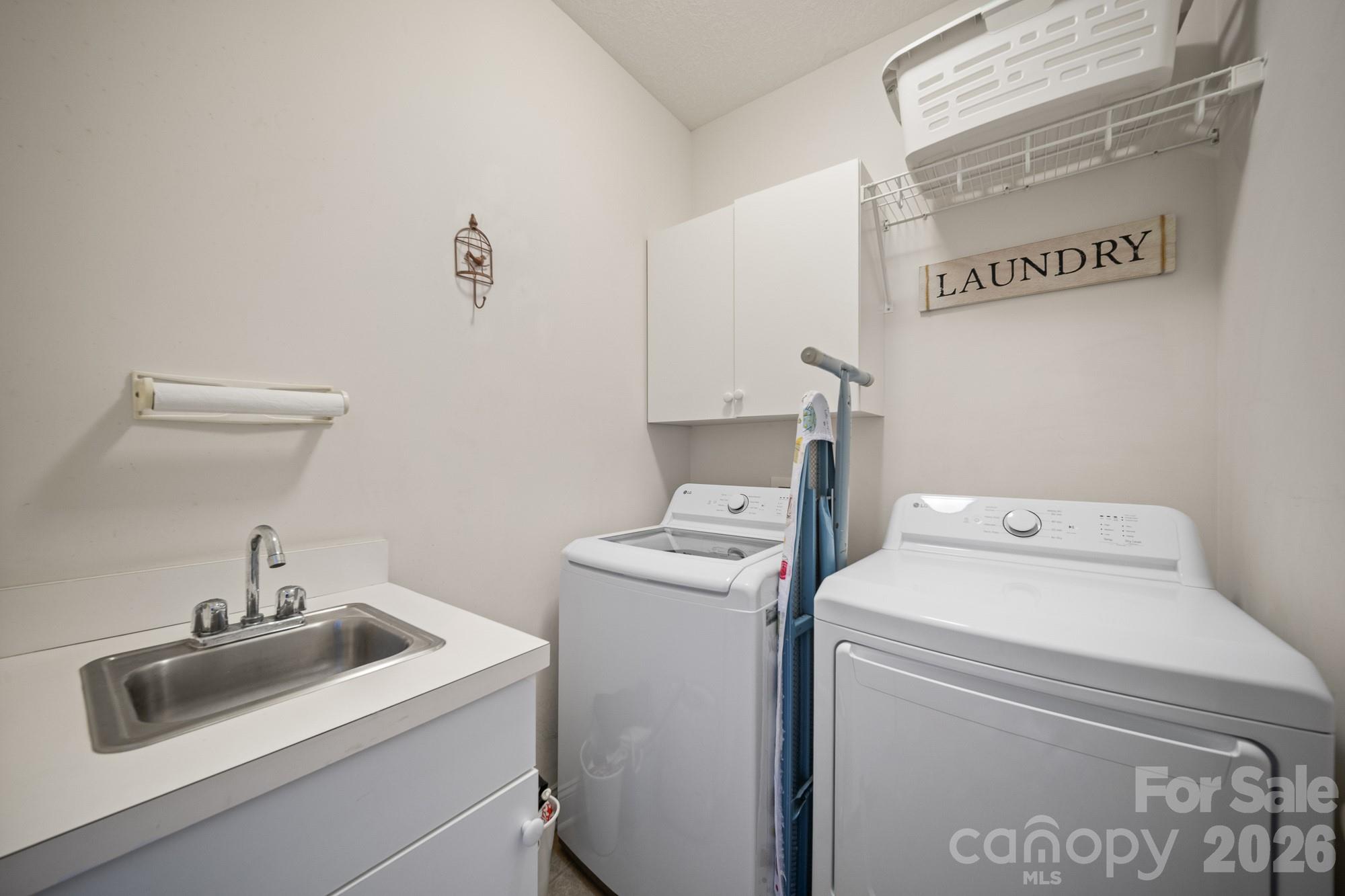 210 Clear Vista Circle — Asheville