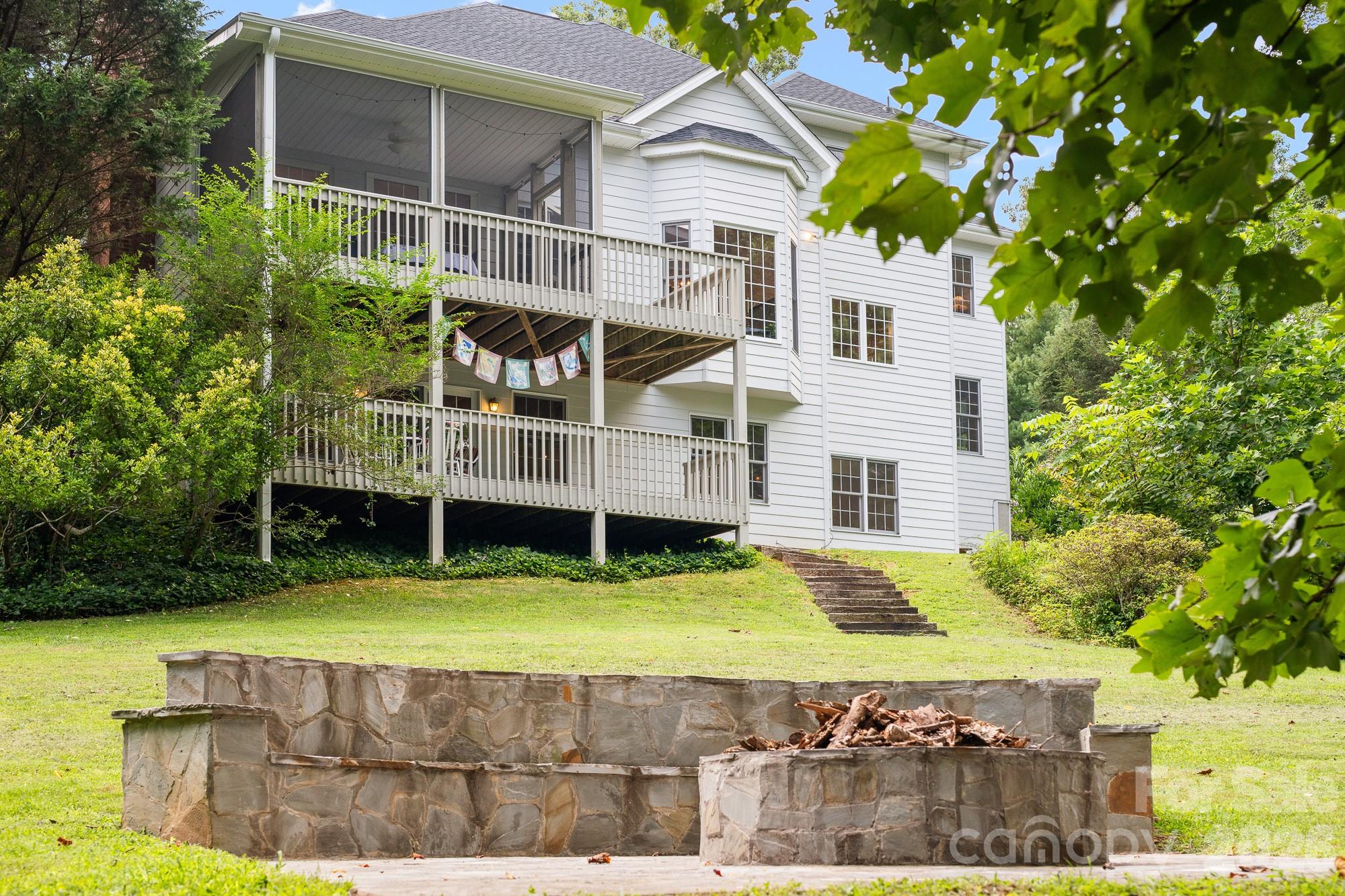 210 Clear Vista Circle — Asheville