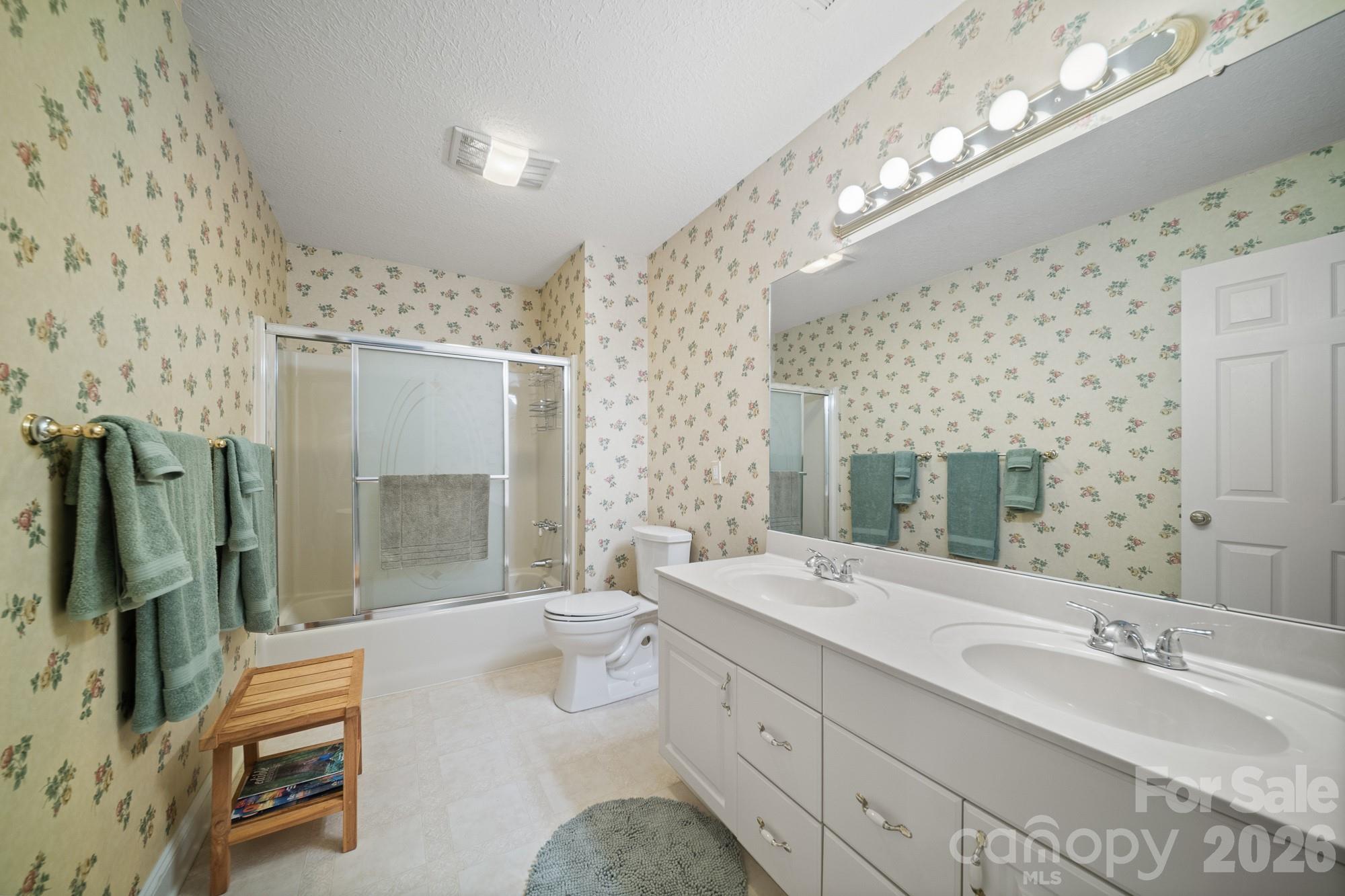 210 Clear Vista Circle — Asheville