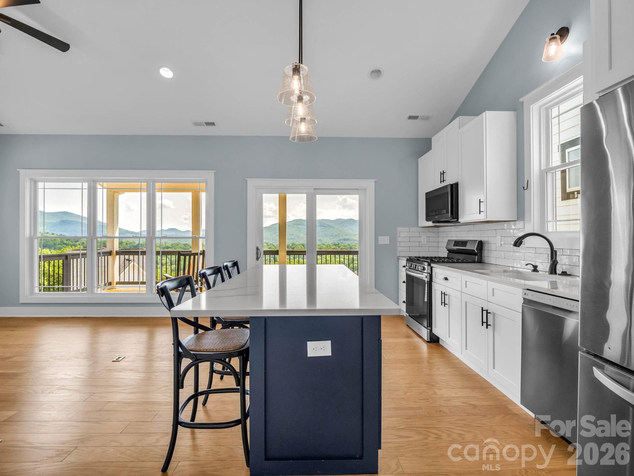285 Mount Allen Heights — Black Mountain